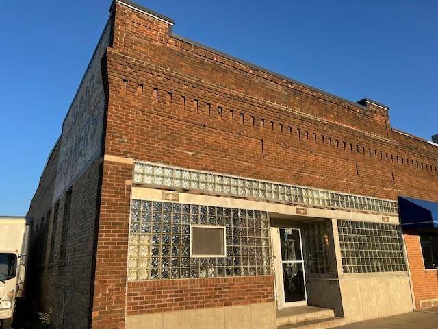 Sauk Centre, MN 56378,221 Main ST N