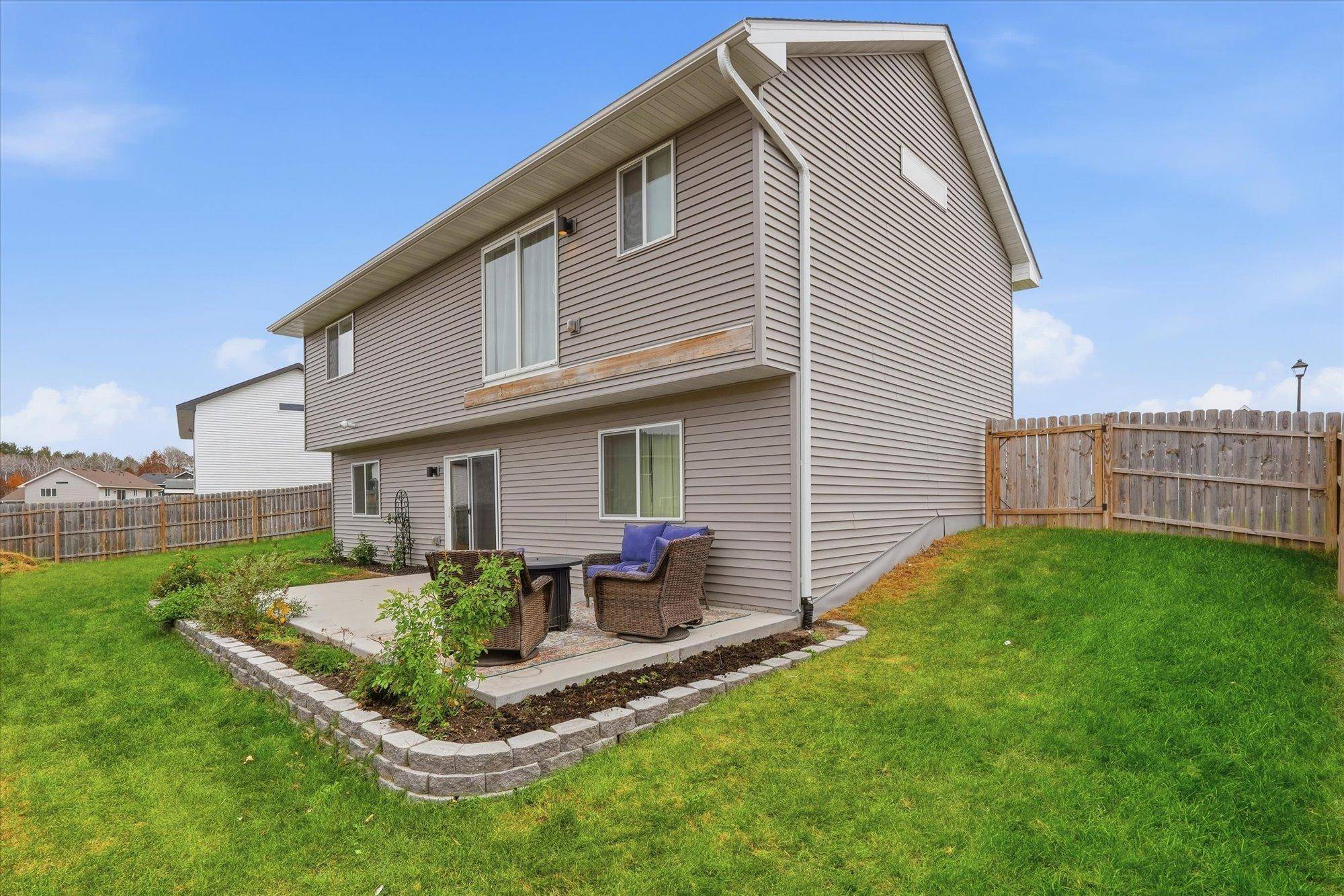 North Branch, MN 55056,8200 Hummingbird LN