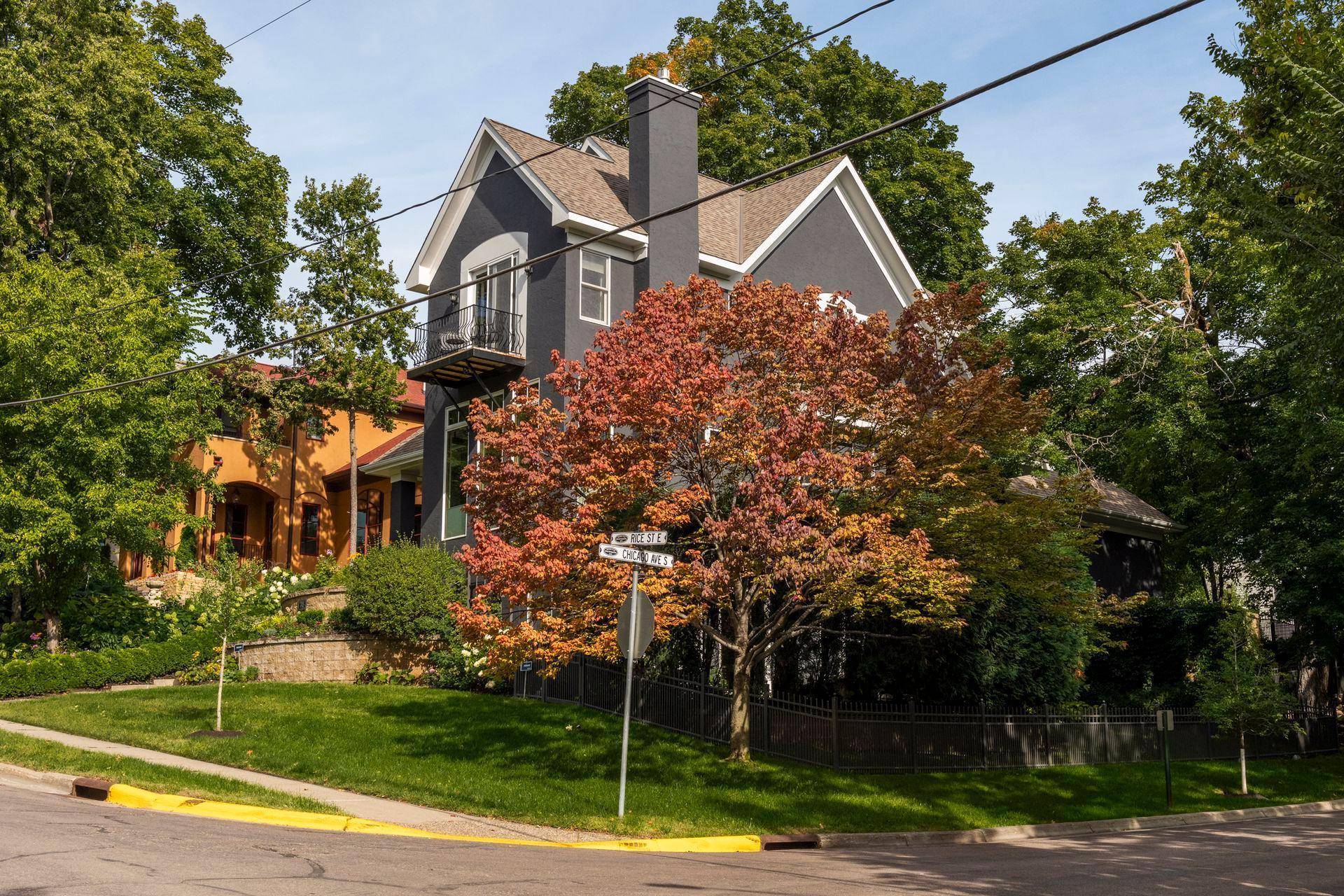 Wayzata, MN 55391,745 Rice ST E