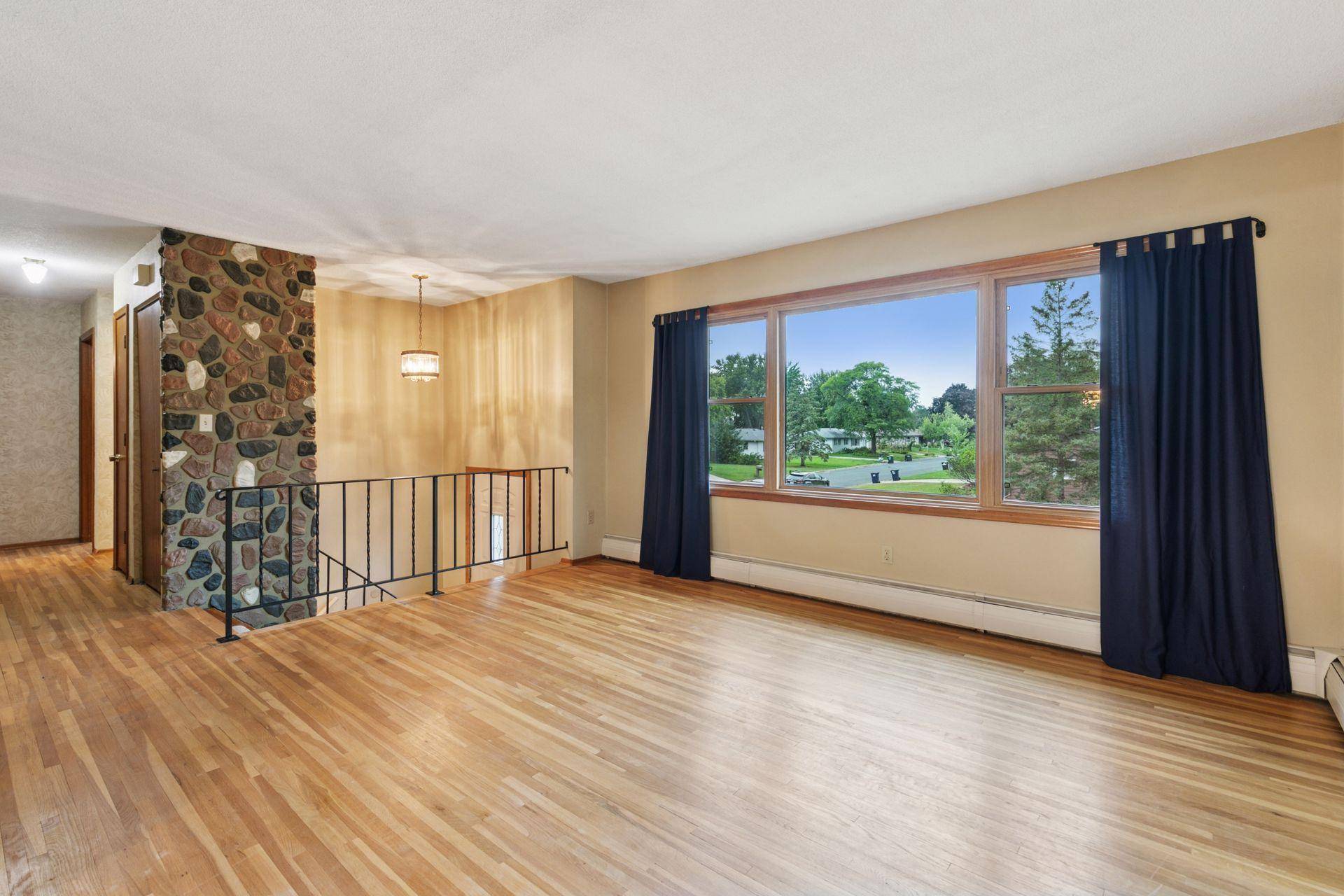 Eagan, MN 55122,2074 Carnelian LN