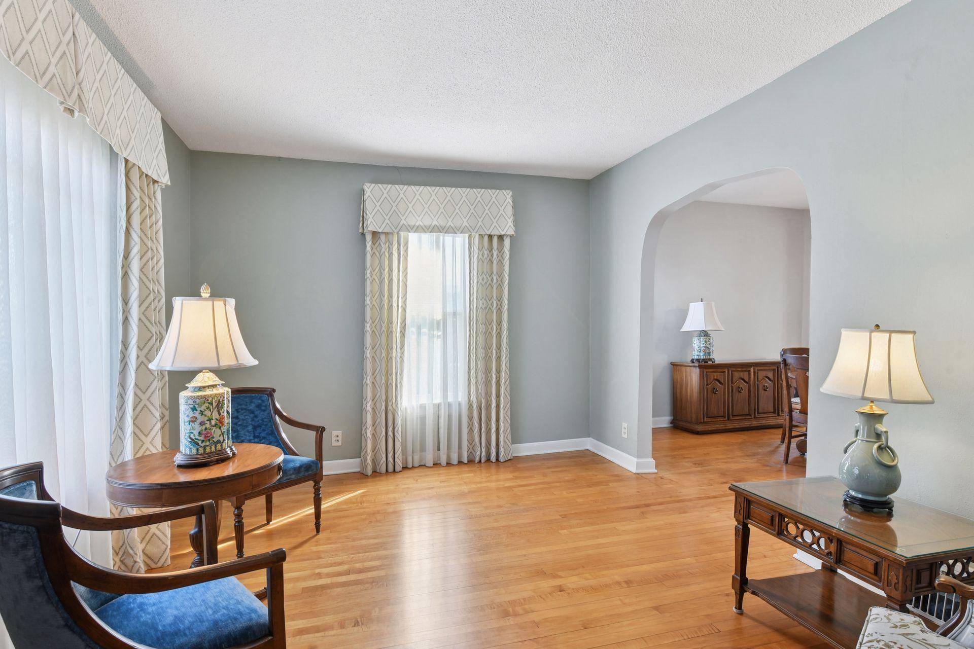 Minneapolis, MN 55413,328 13th Ave NE