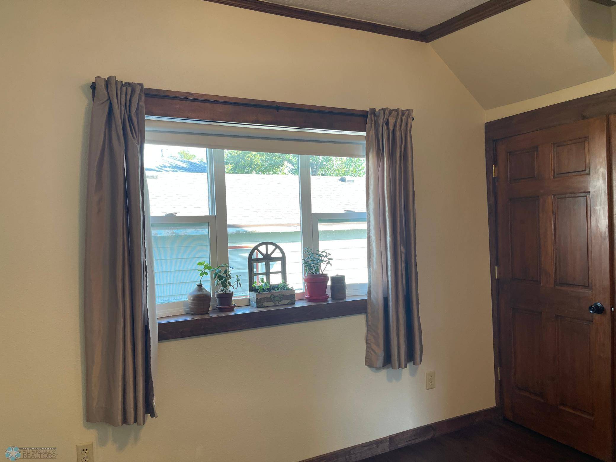 Lisbon, ND 58054,108 6th AVE W