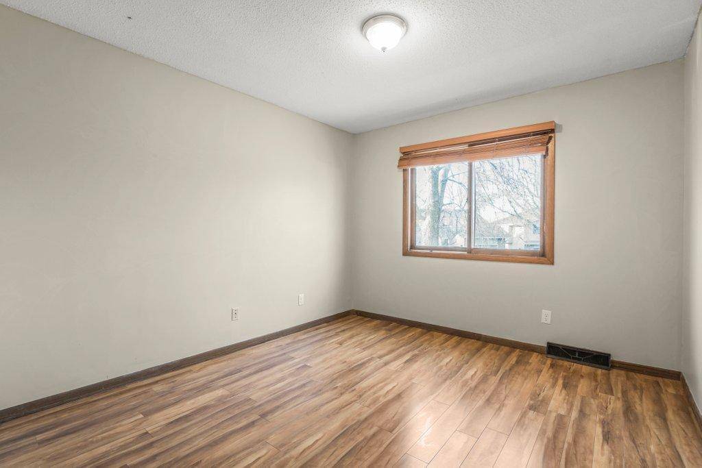 Brooklyn Center, MN 55429,5331 70th CIR N