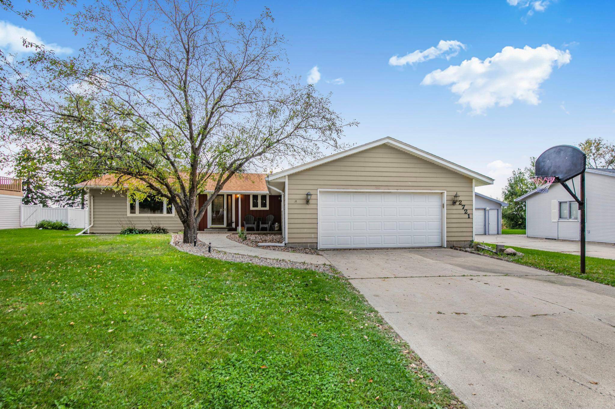 Willmar, MN 56201,2721 12th AVE NW