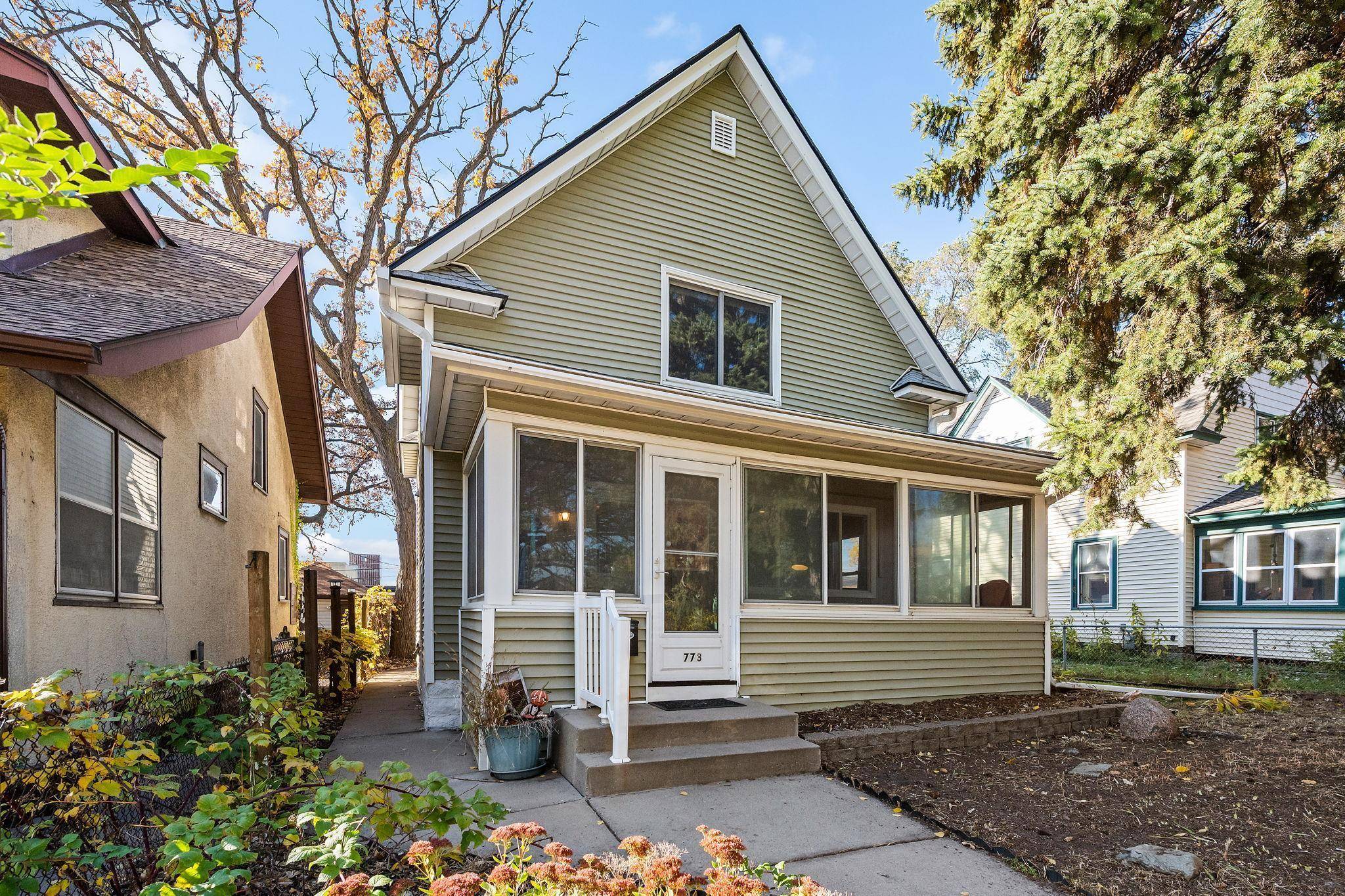 Saint Paul, MN 55104,773 Howell ST N