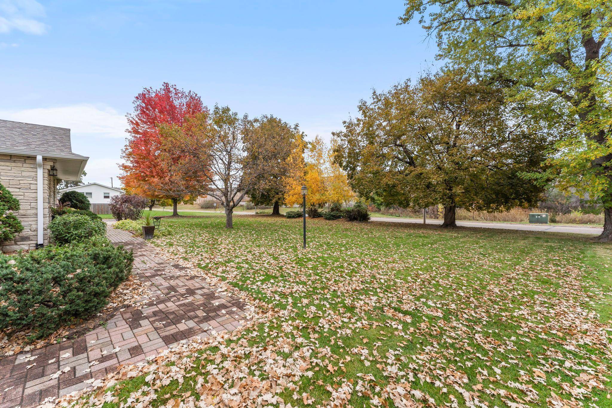 Golden Valley, MN 55422,407 Turners Crossroad N