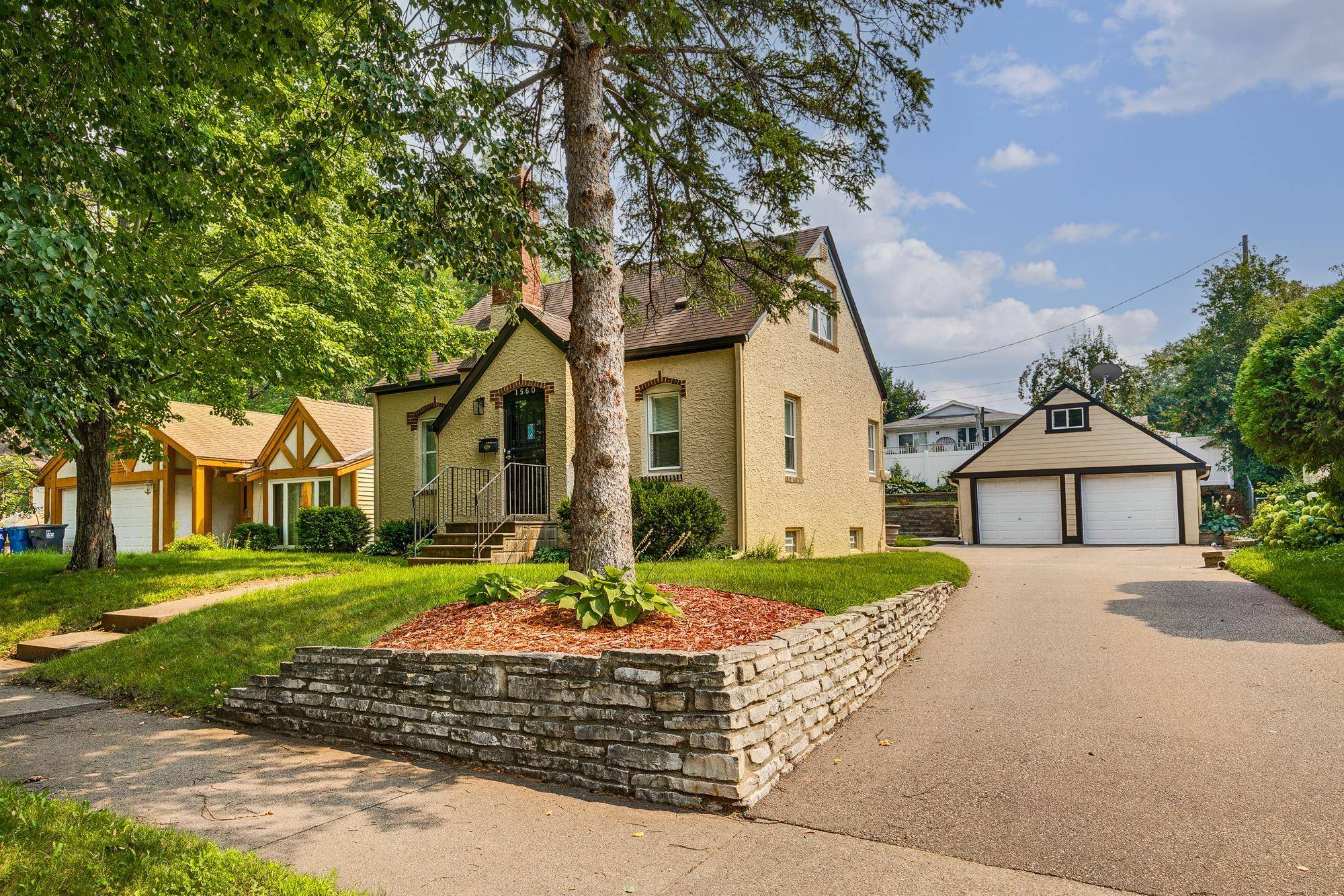 Saint Paul, MN 55106,1560 Case AVE