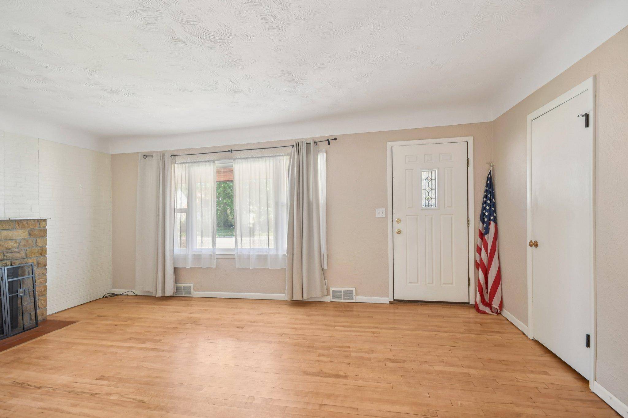 West Saint Paul, MN 55118,272 Butler AVE E