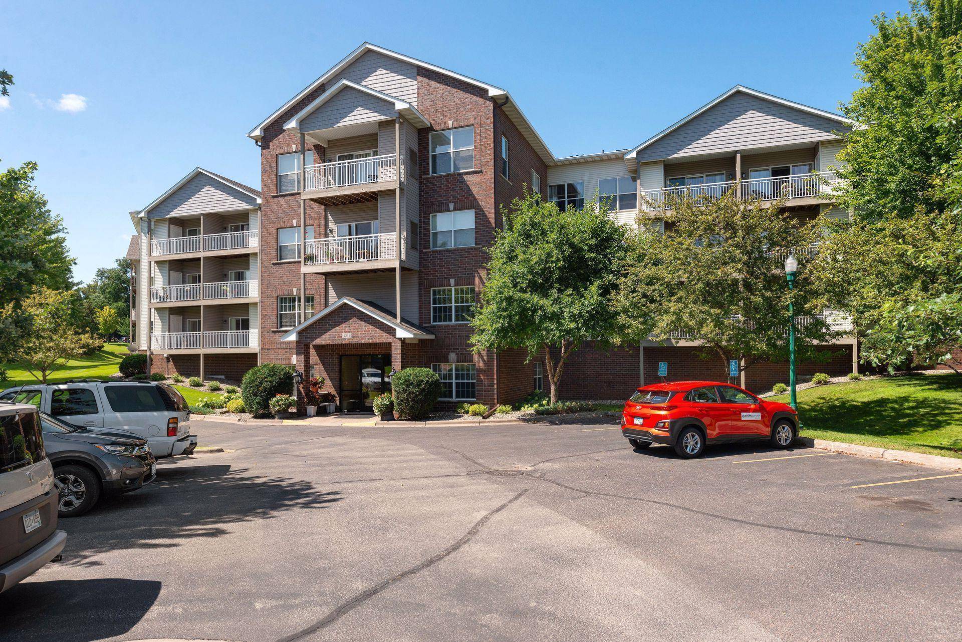 North Saint Paul, MN 55109,2231 Penn PL #209