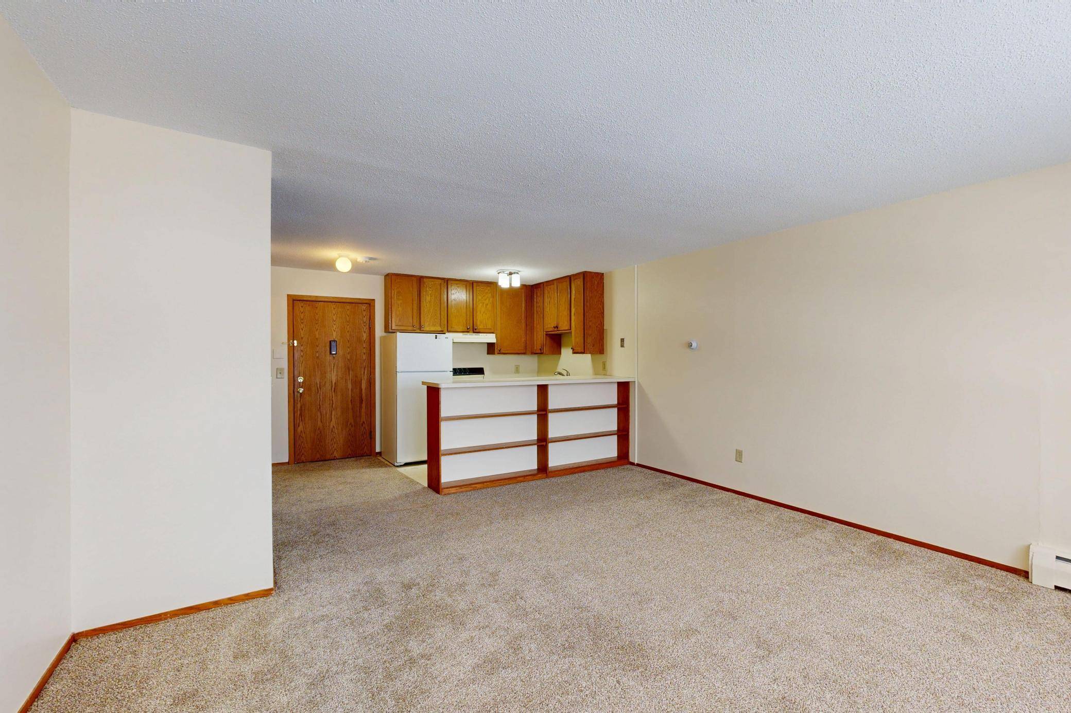 Minneapolis, MN 55404,2216 Pleasant AVE #202