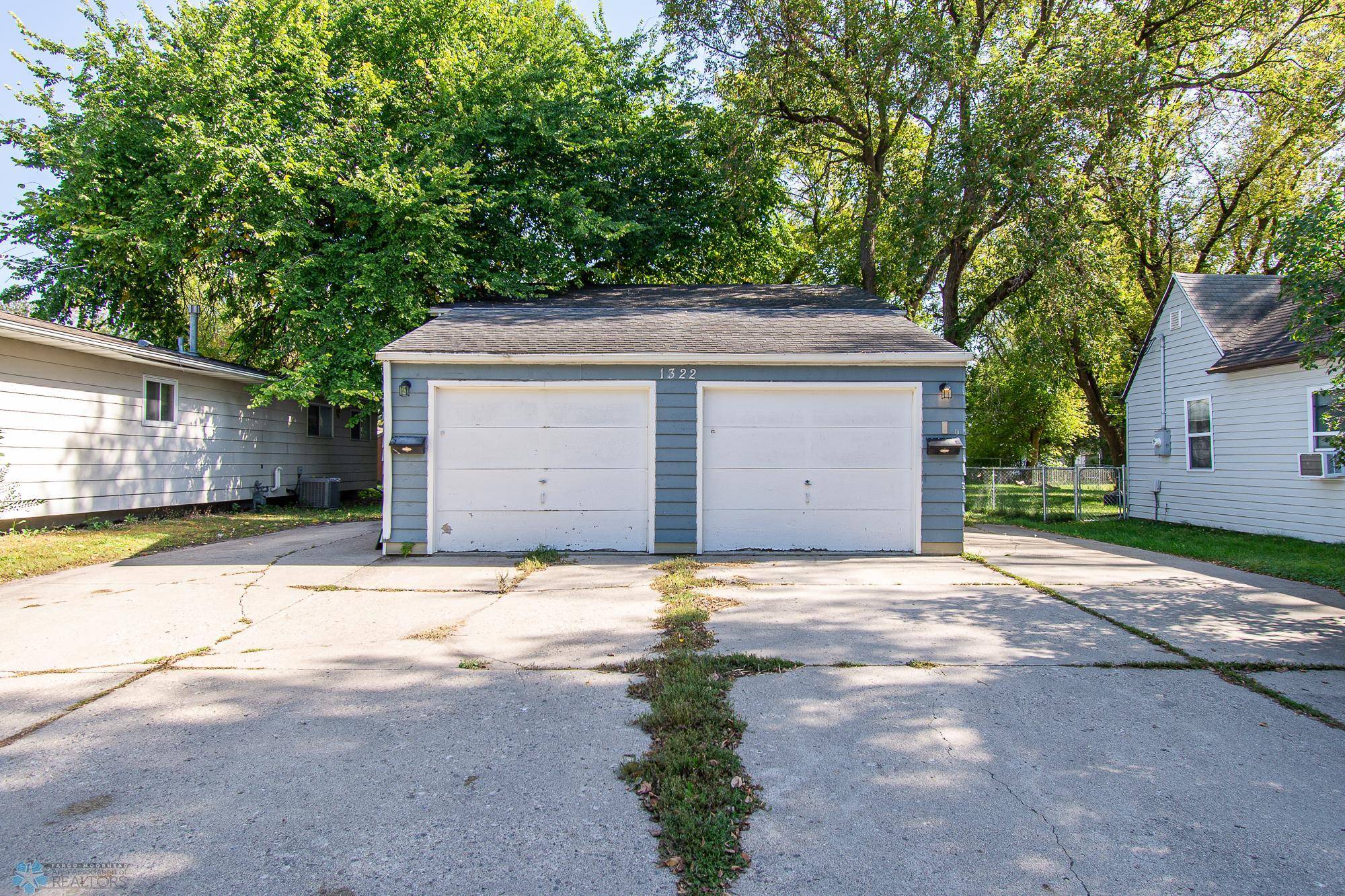 Fargo, ND 58103,1322 14 1/2 ST S