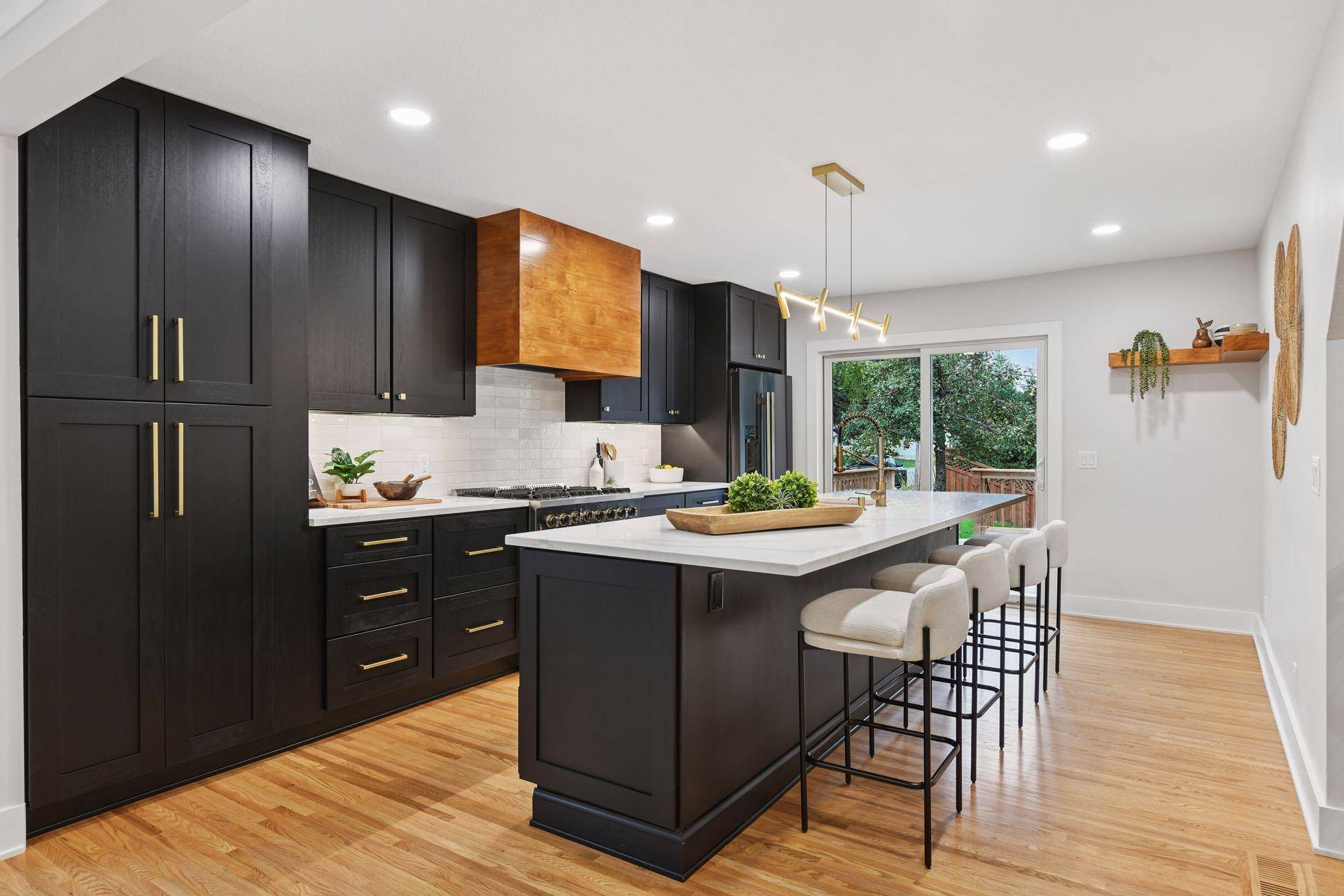 Hopkins, MN 55343,101 Oakwood RD