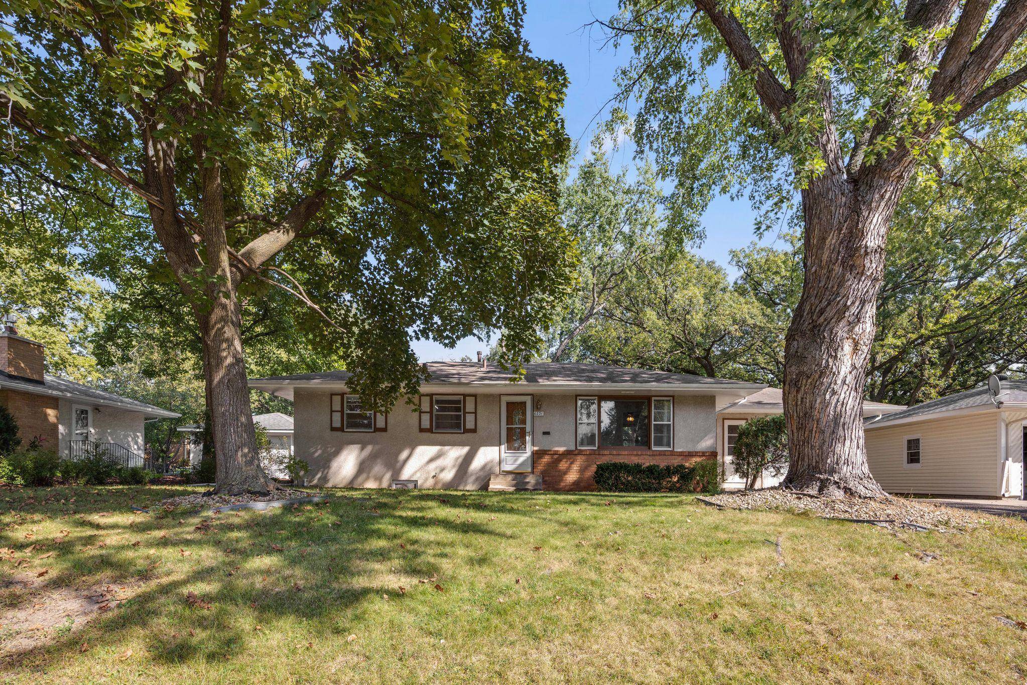 Fridley, MN 55432,6231 Starlite BLVD NE