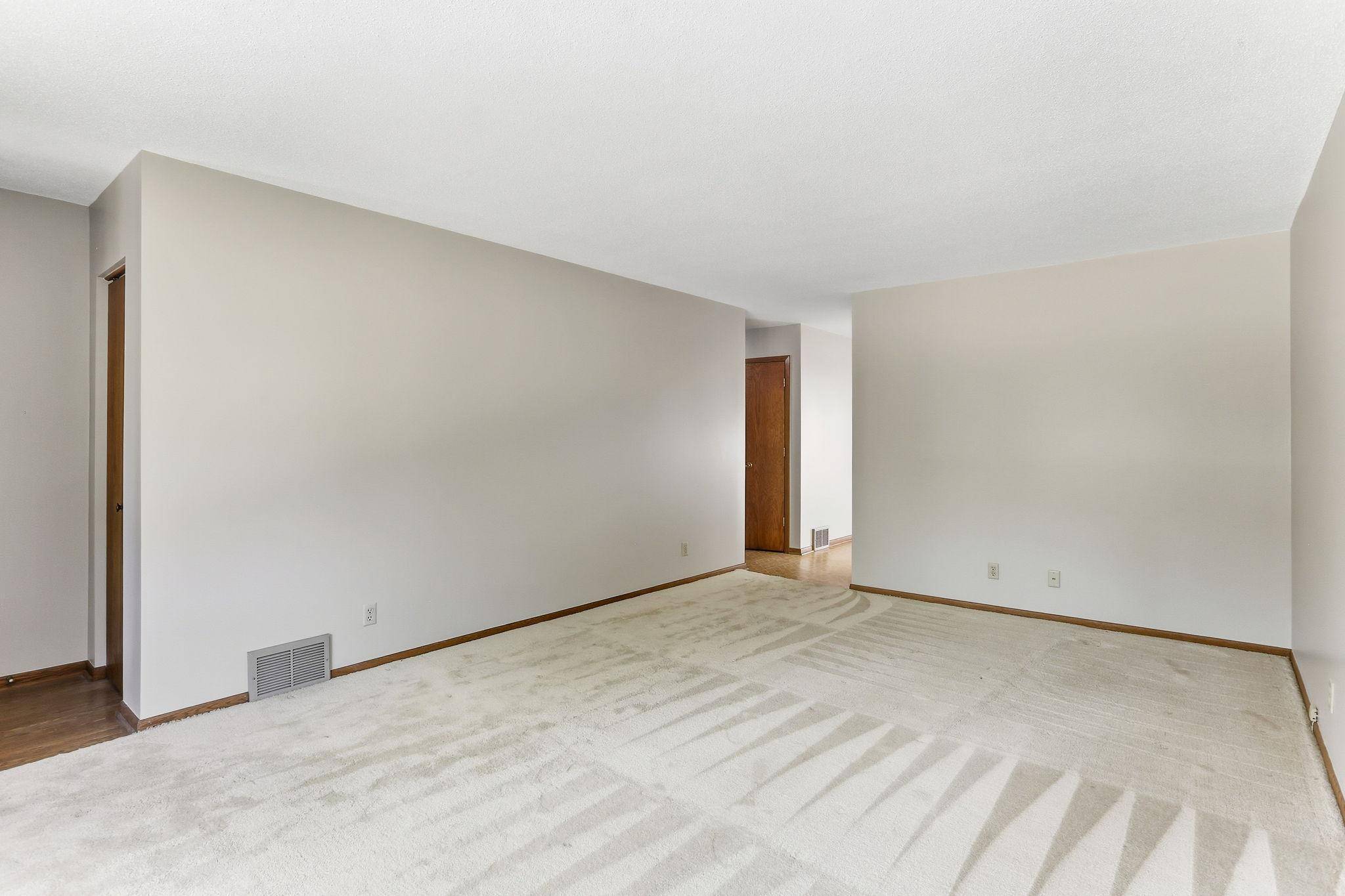 New Brighton, MN 55112,61 Windsor CT