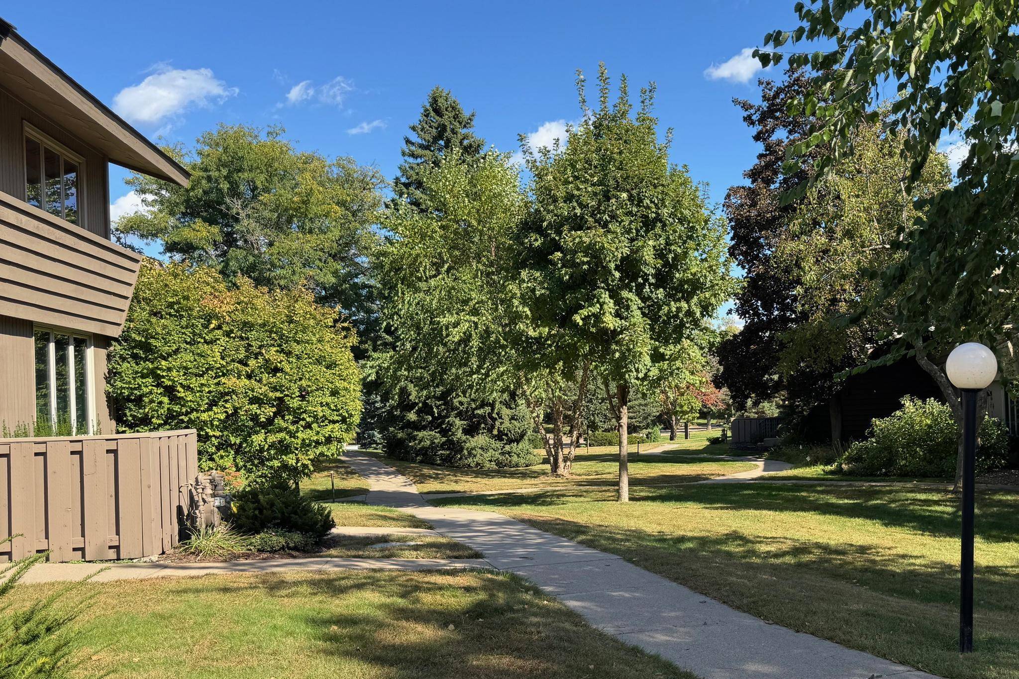 New Brighton, MN 55112,61 Windsor CT