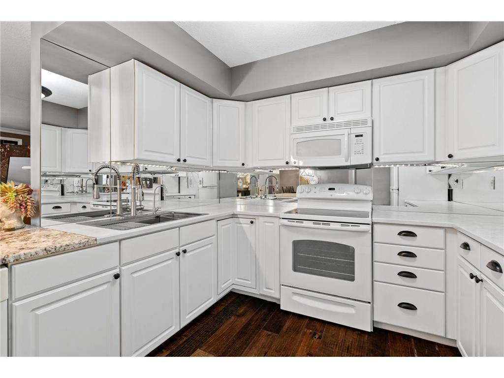 Lilydale, MN 55118,1077 Sibley Memorial HWY #602