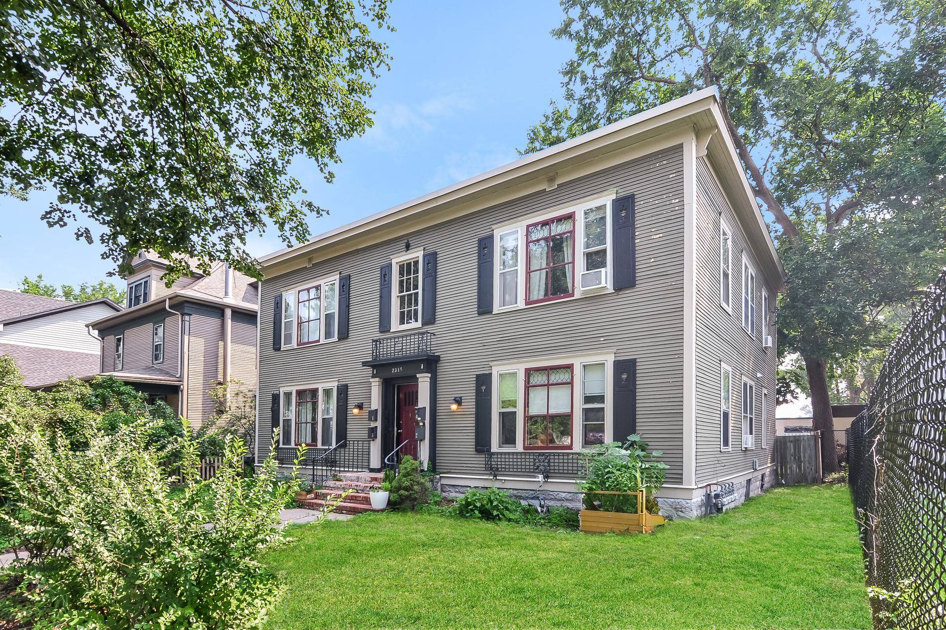 Minneapolis, MN 55404,2315 Clinton AVE