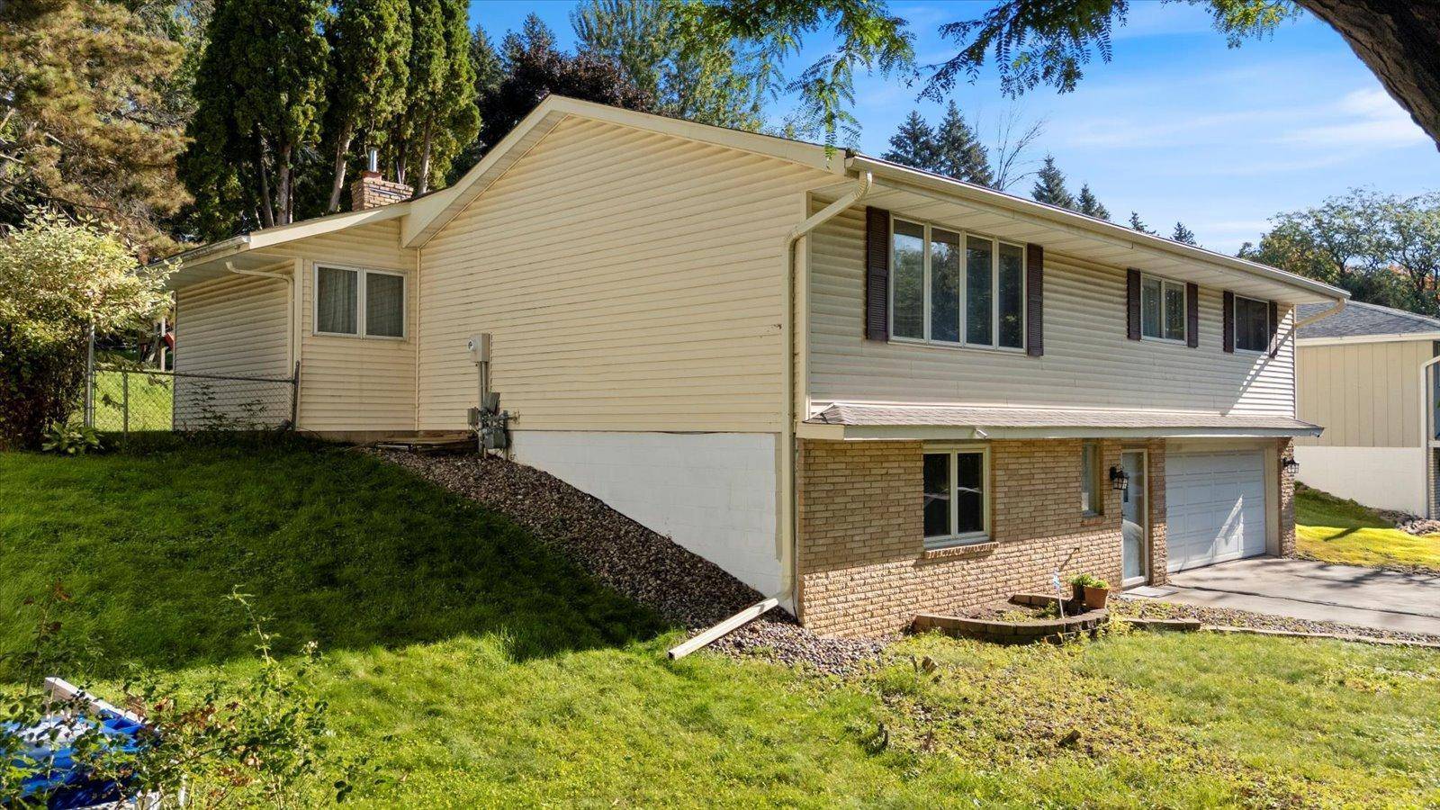 Saint Paul, MN 55119,1989 N Park DR