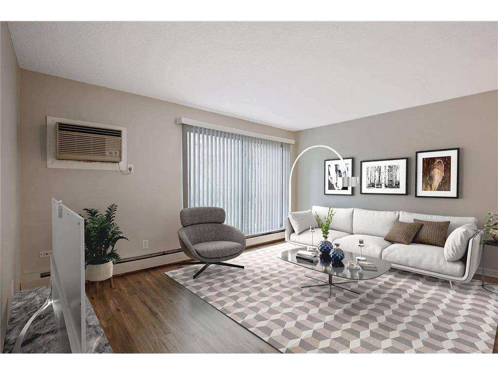 Minneapolis, MN 55417,5315 Minnehaha AVE #102