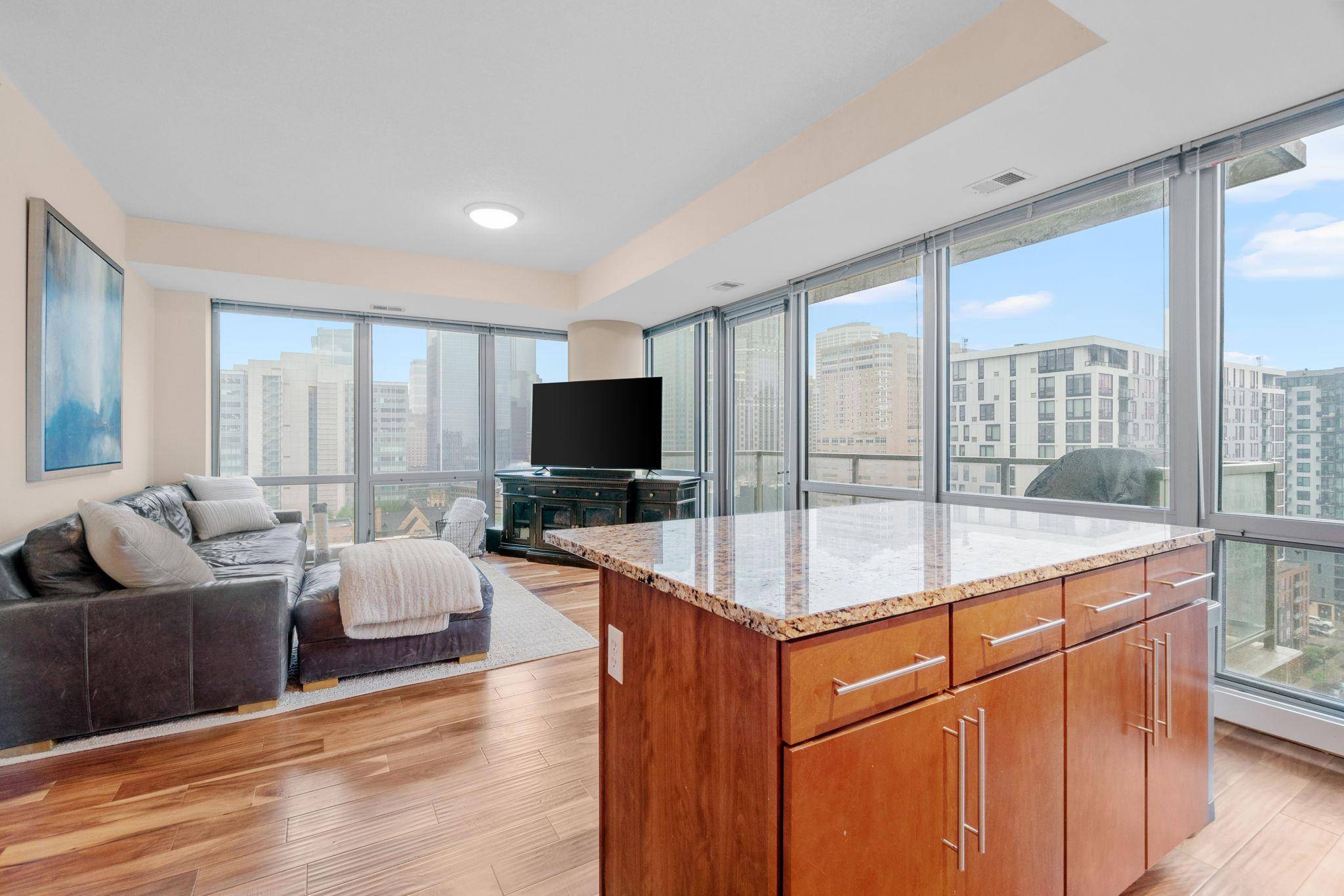 Minneapolis, MN 55404,929 Portland AVE #1301