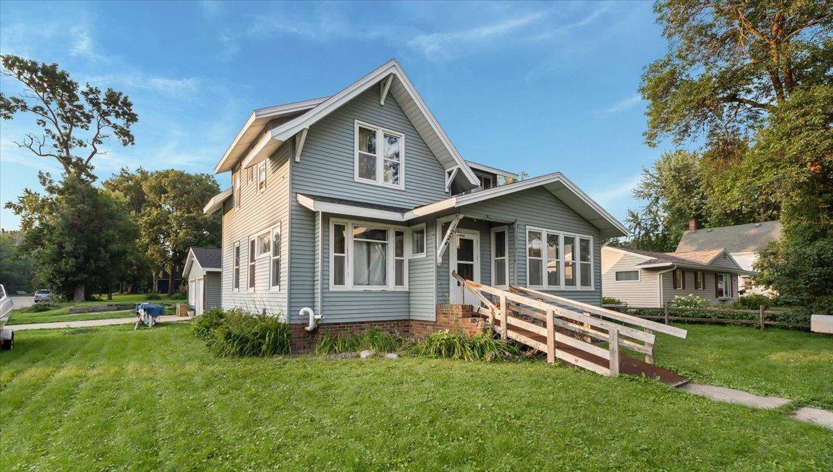 Willmar, MN 56201,1224 Becker AVE SW