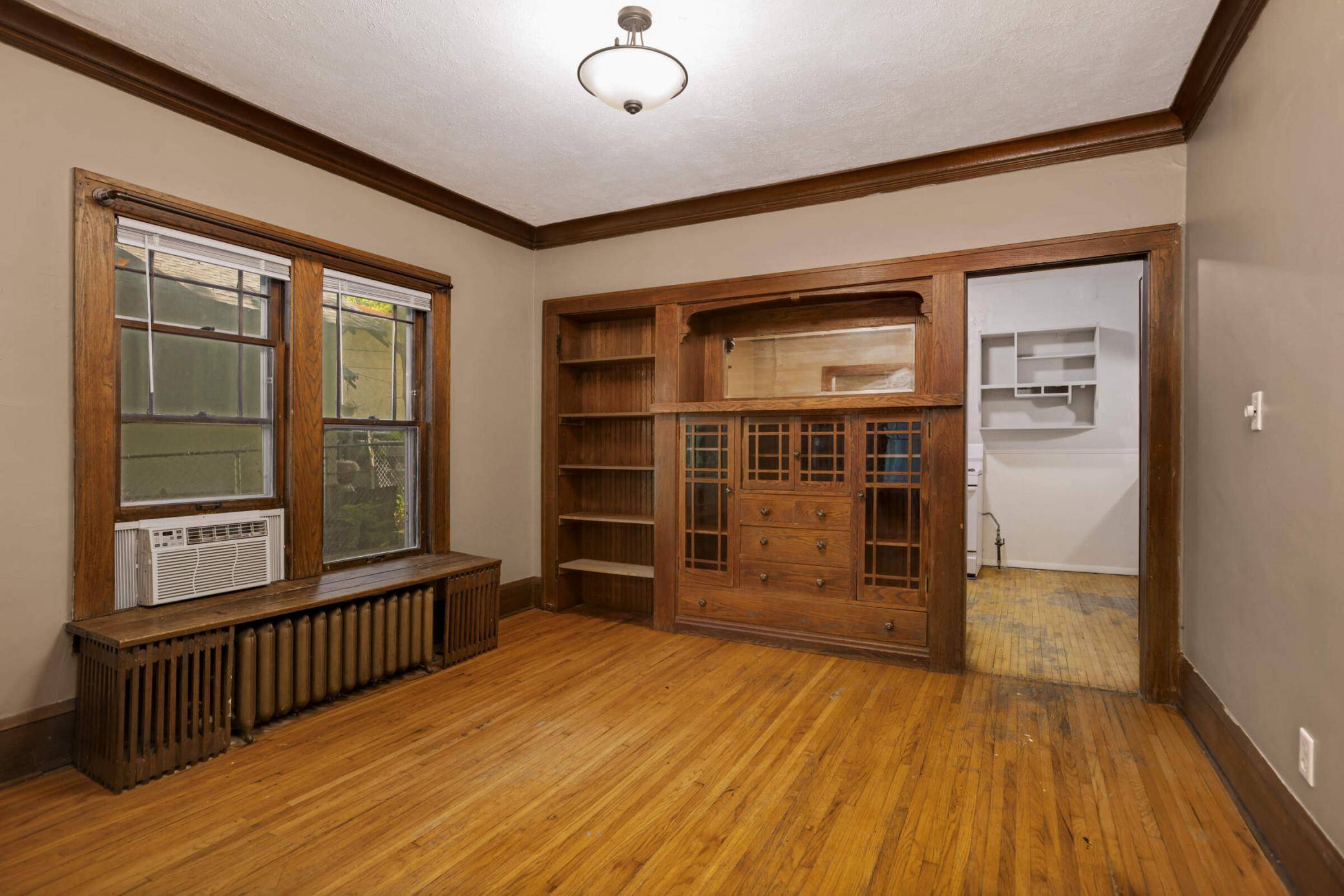 Minneapolis, MN 55405,209 Cedar Lake RD N