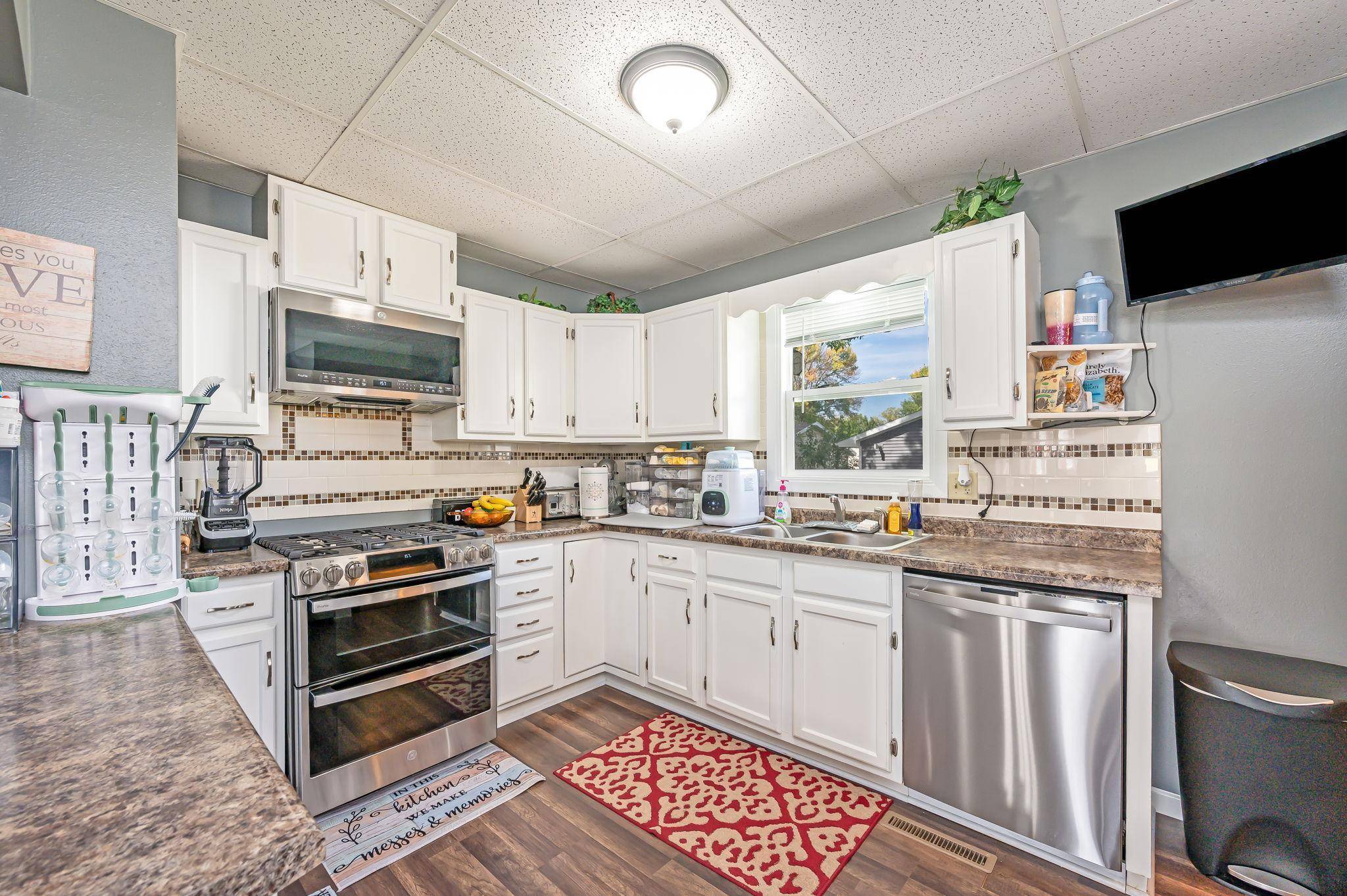 Sleepy Eye, MN 56085,104 Elm ST NW