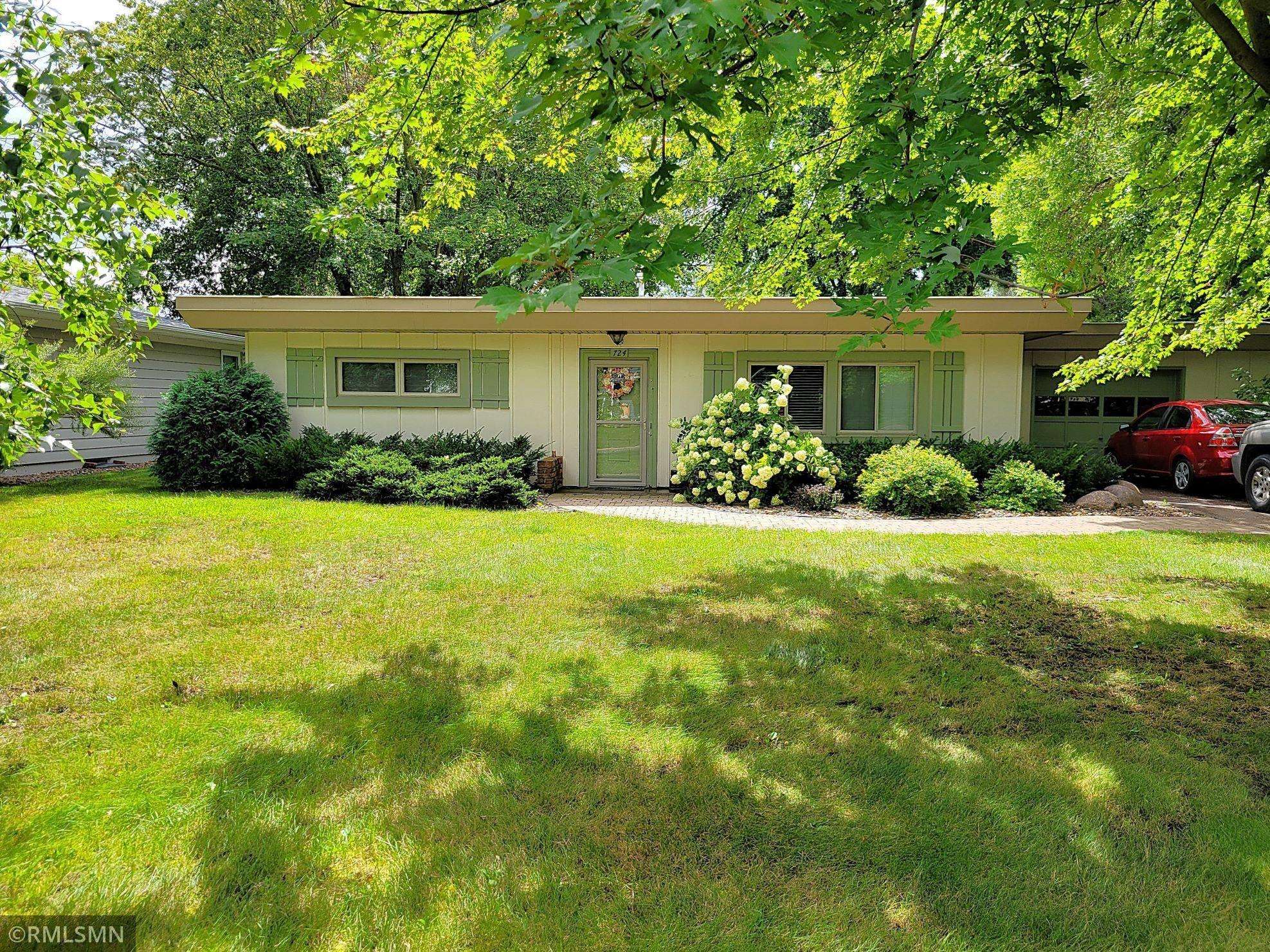 Hudson, WI 54016,724 Wisconsin ST
