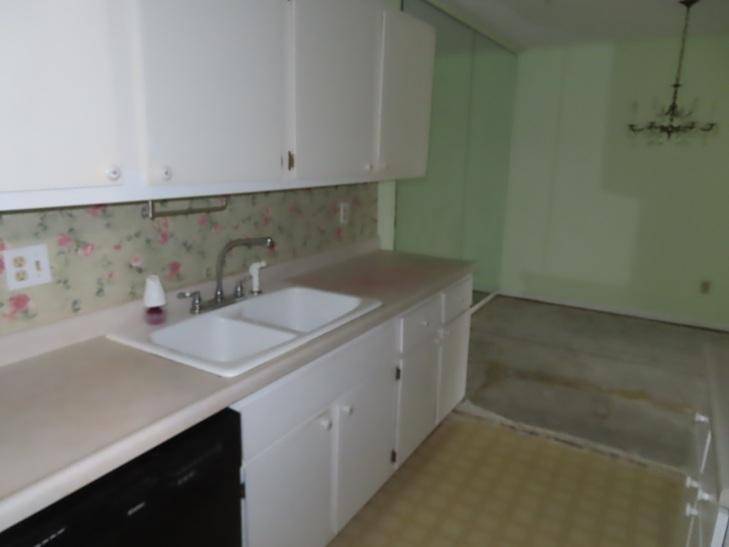 Brooklyn Center, MN 55429,4201 Lakeside AVE N #103