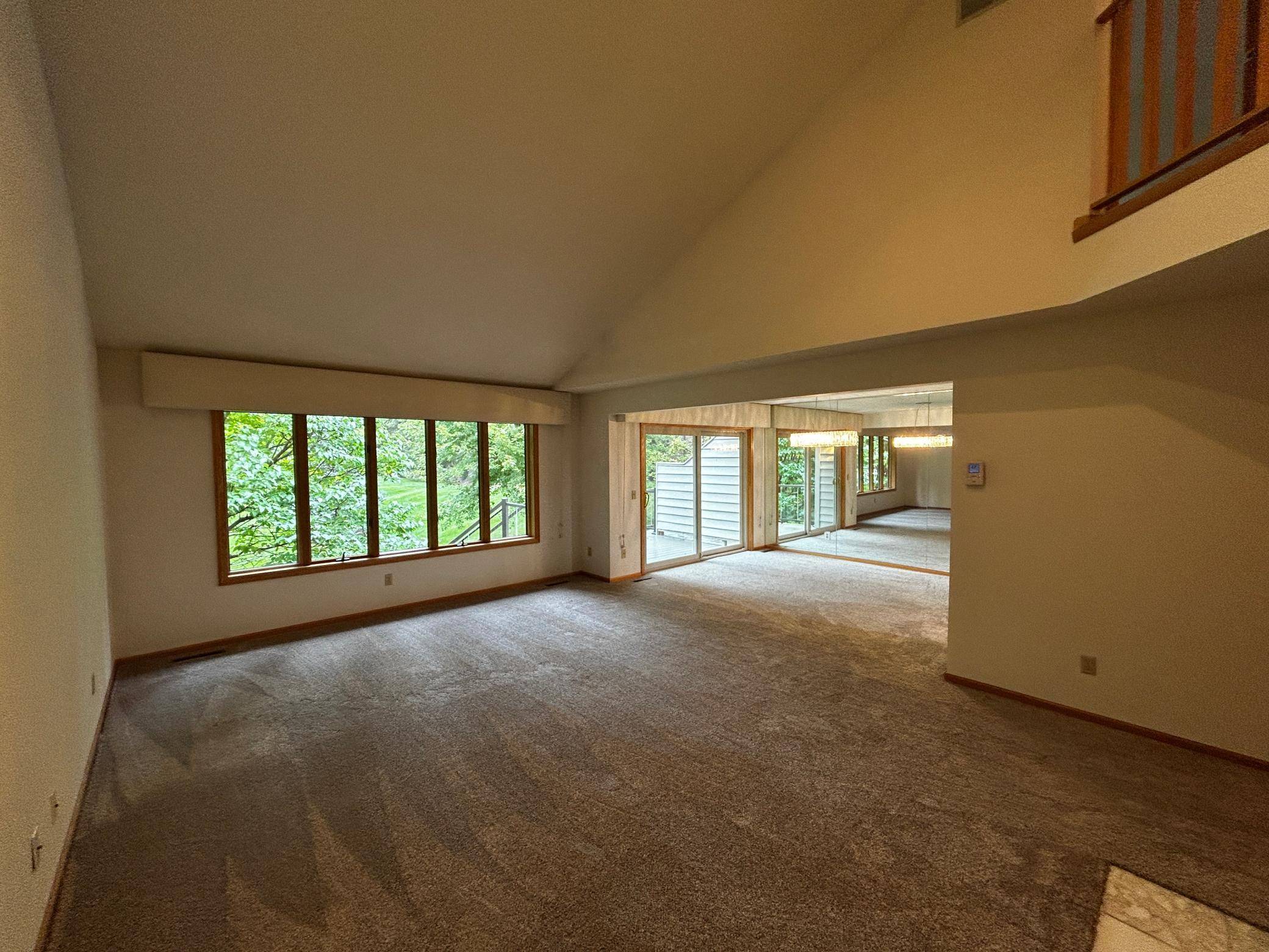 Edina, MN 55439,7430 Cahill RD