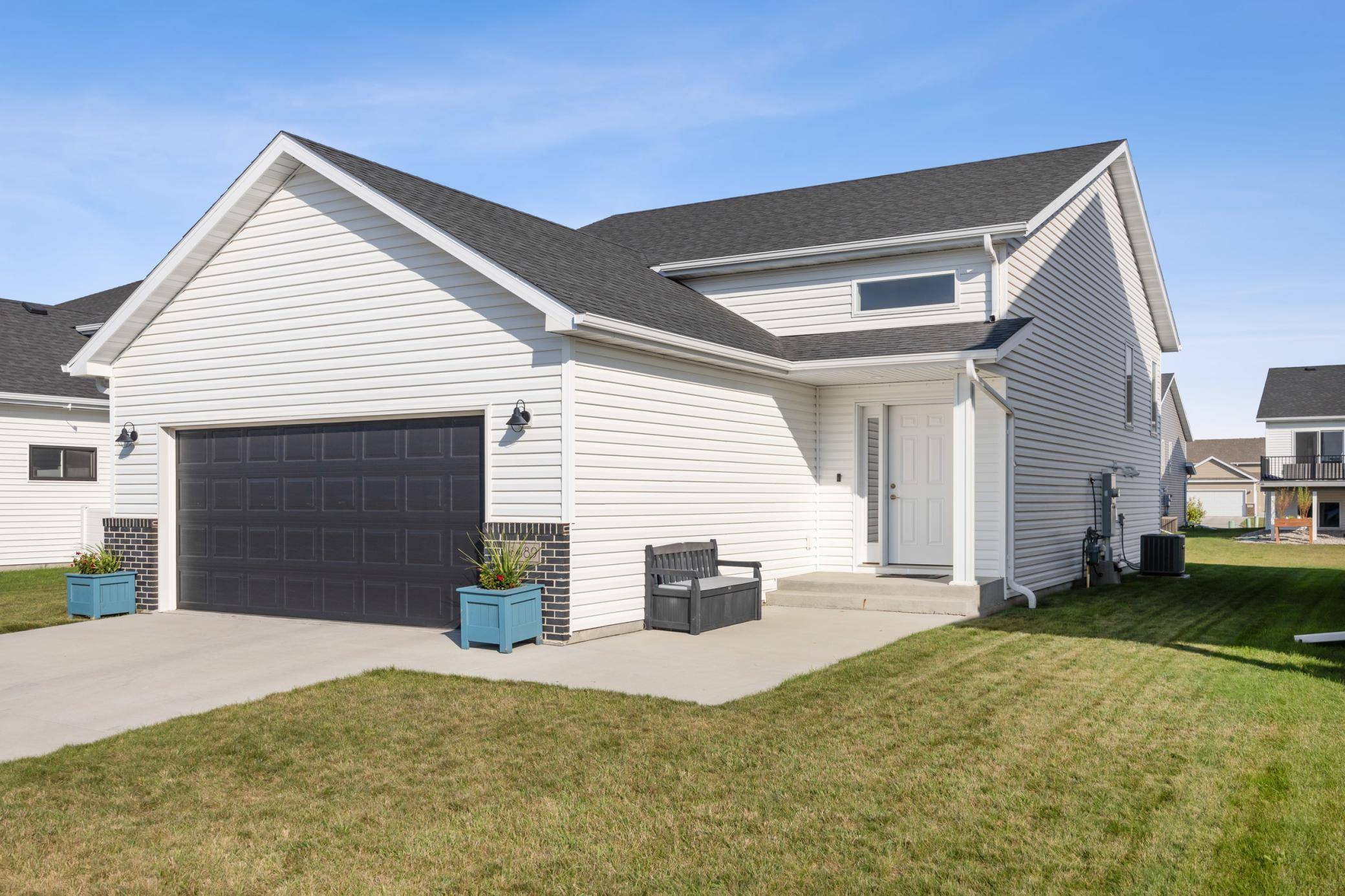 Fargo, ND 58104,6689 Toronto DR S
