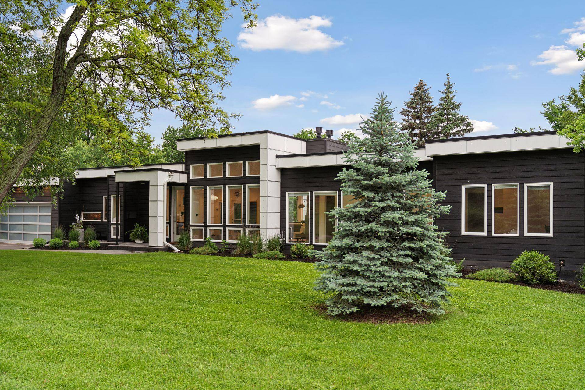 Golden Valley, MN 55422,209 Westwood Drive N