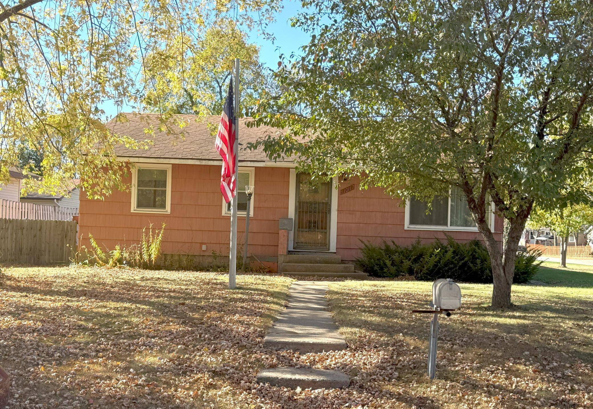 Little Falls, MN 56345,1011 7th ST NE