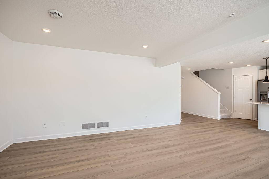 Medina, MN 55340,1082 Jubert DR