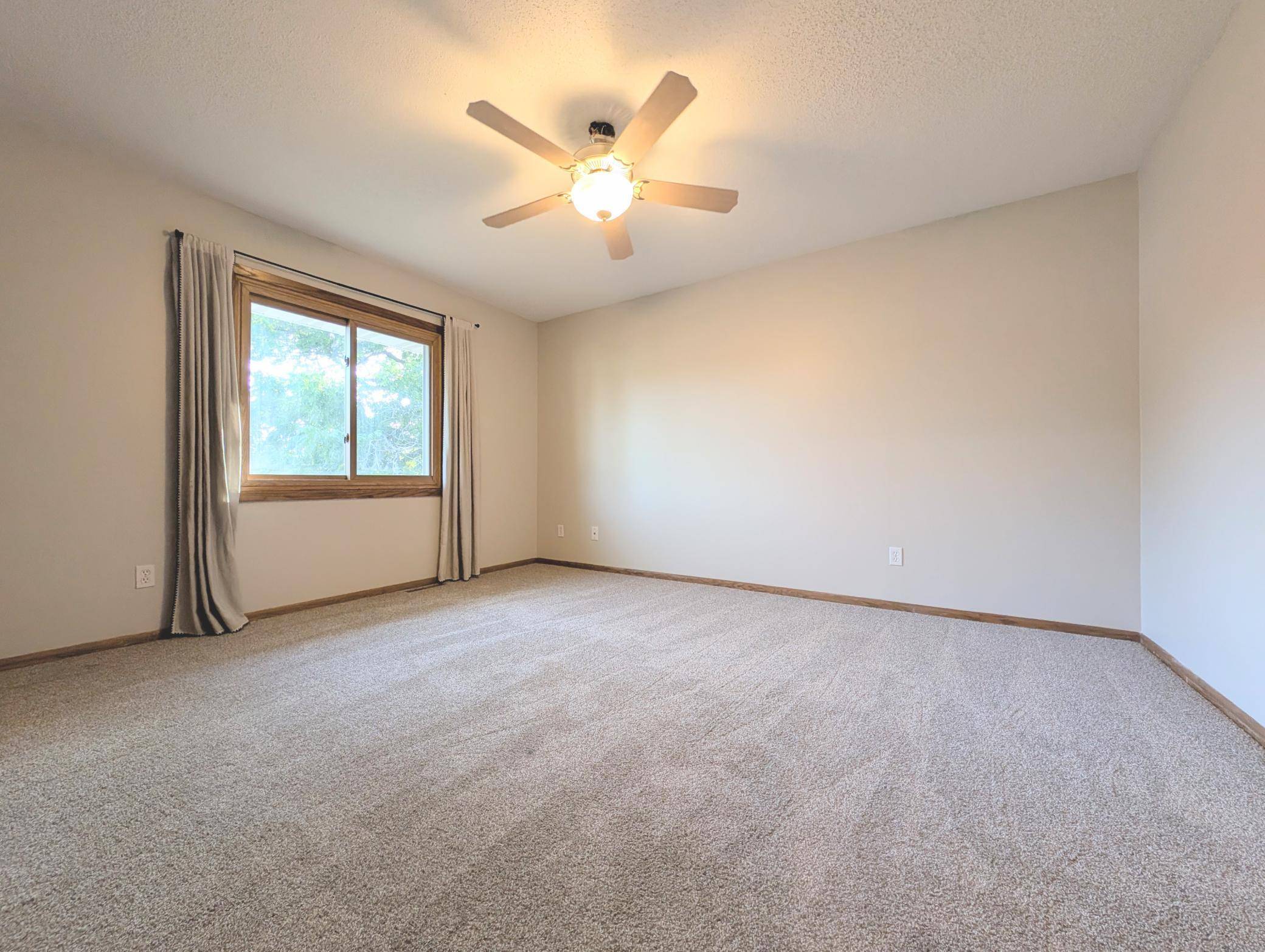 Savage, MN 55378,4407 W 124th ST