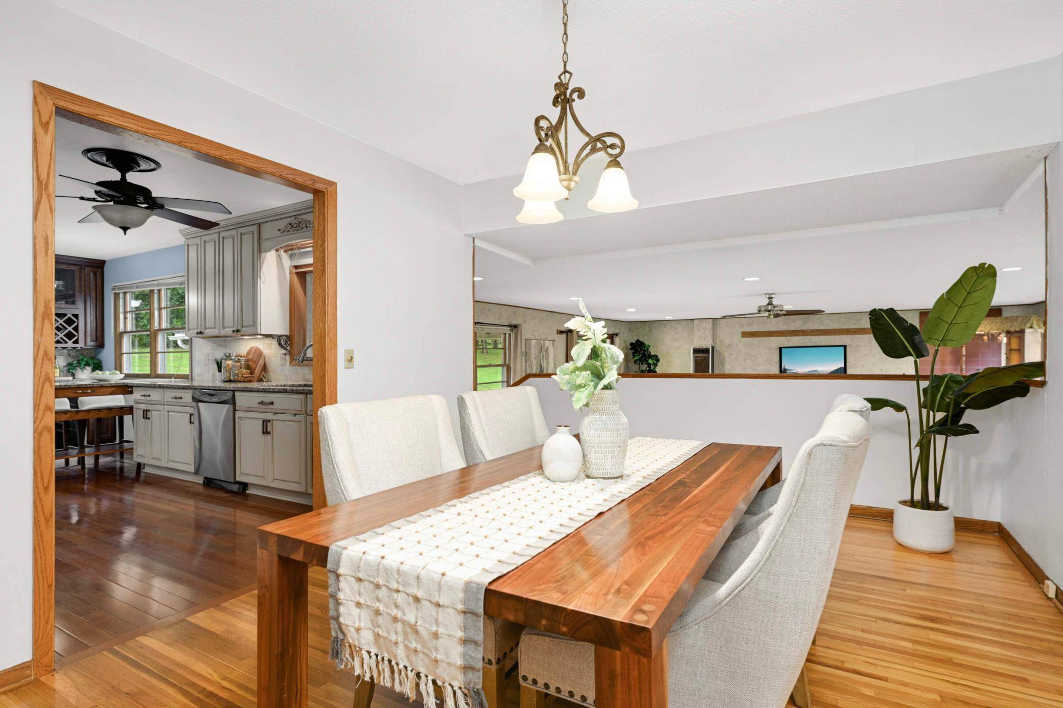 Edina, MN 55424,6329 Peacedale AVE