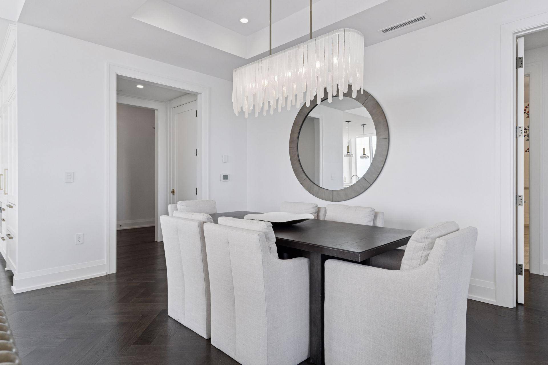 Minneapolis, MN 55415,1111 W River Pkwy #26C