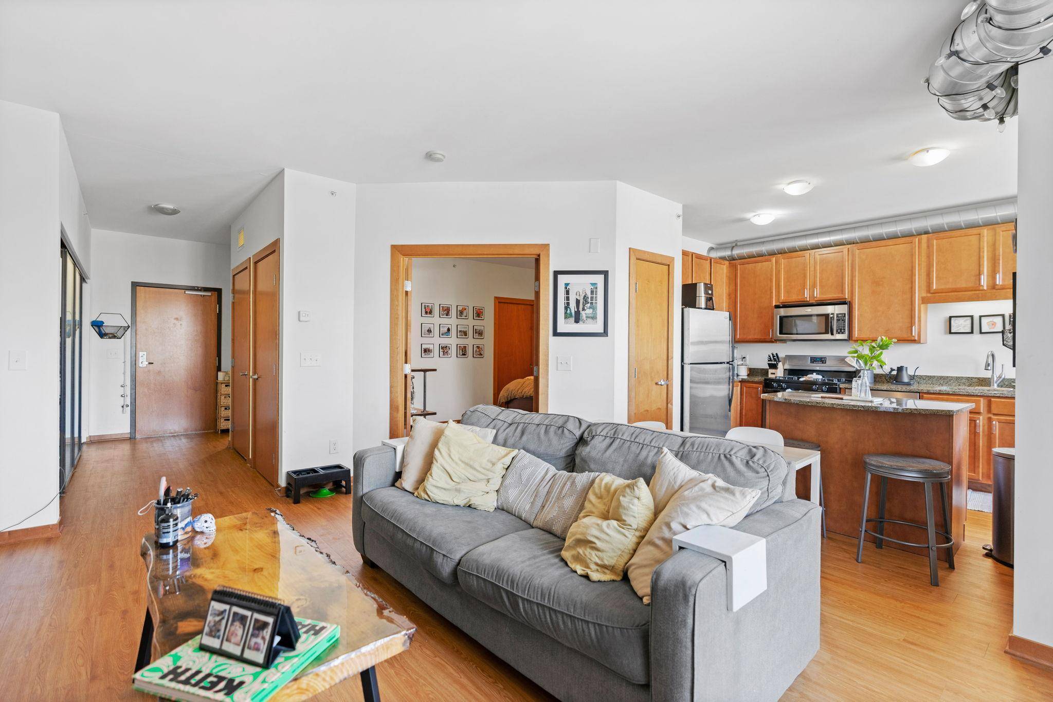 Minneapolis, MN 55404,15 Franklin AVE E #320