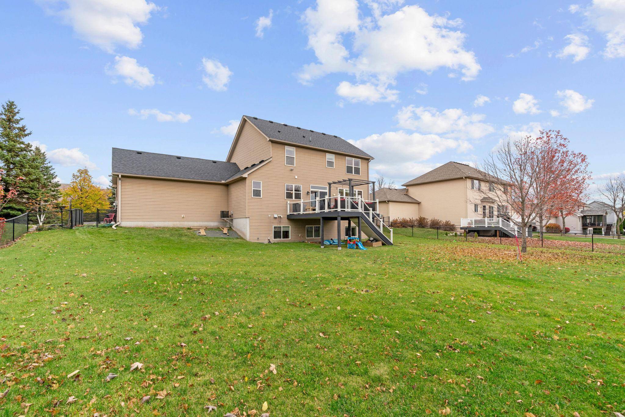 Minnetrista, MN 55375,9499 Gander LN