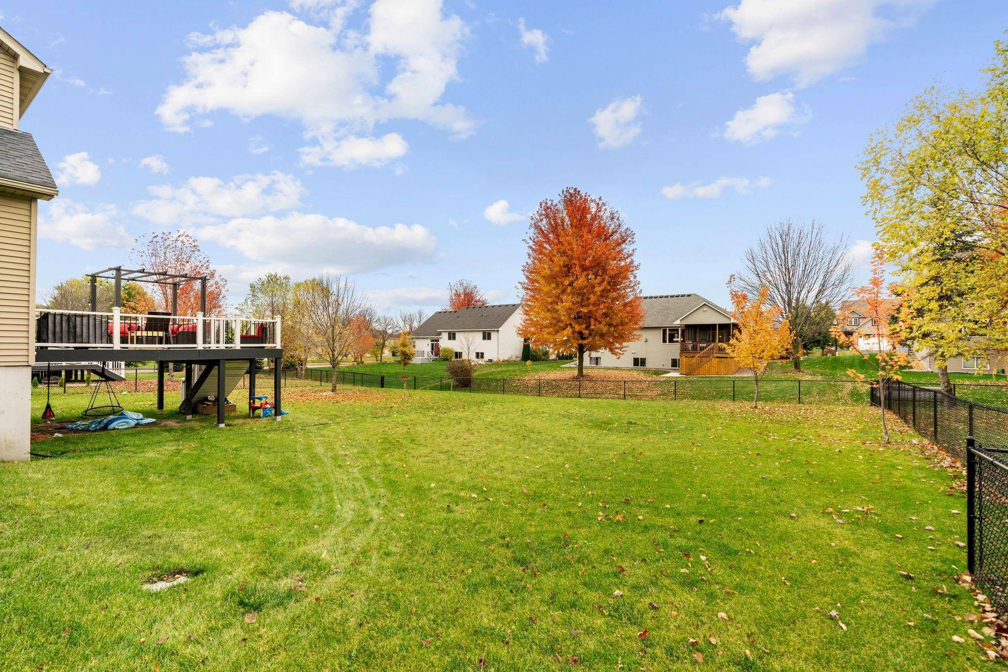 Minnetrista, MN 55375,9499 Gander LN