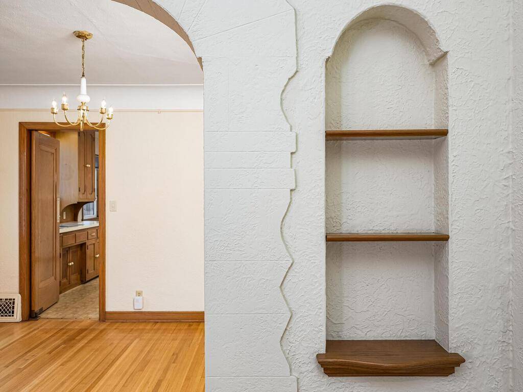 Minneapolis, MN 55407,4528 Columbus AVE