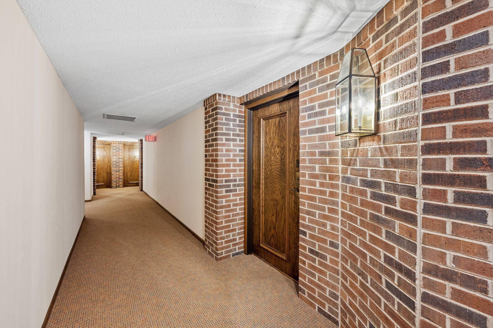 Edina, MN 55439,5501 Dewey Hill RD #330