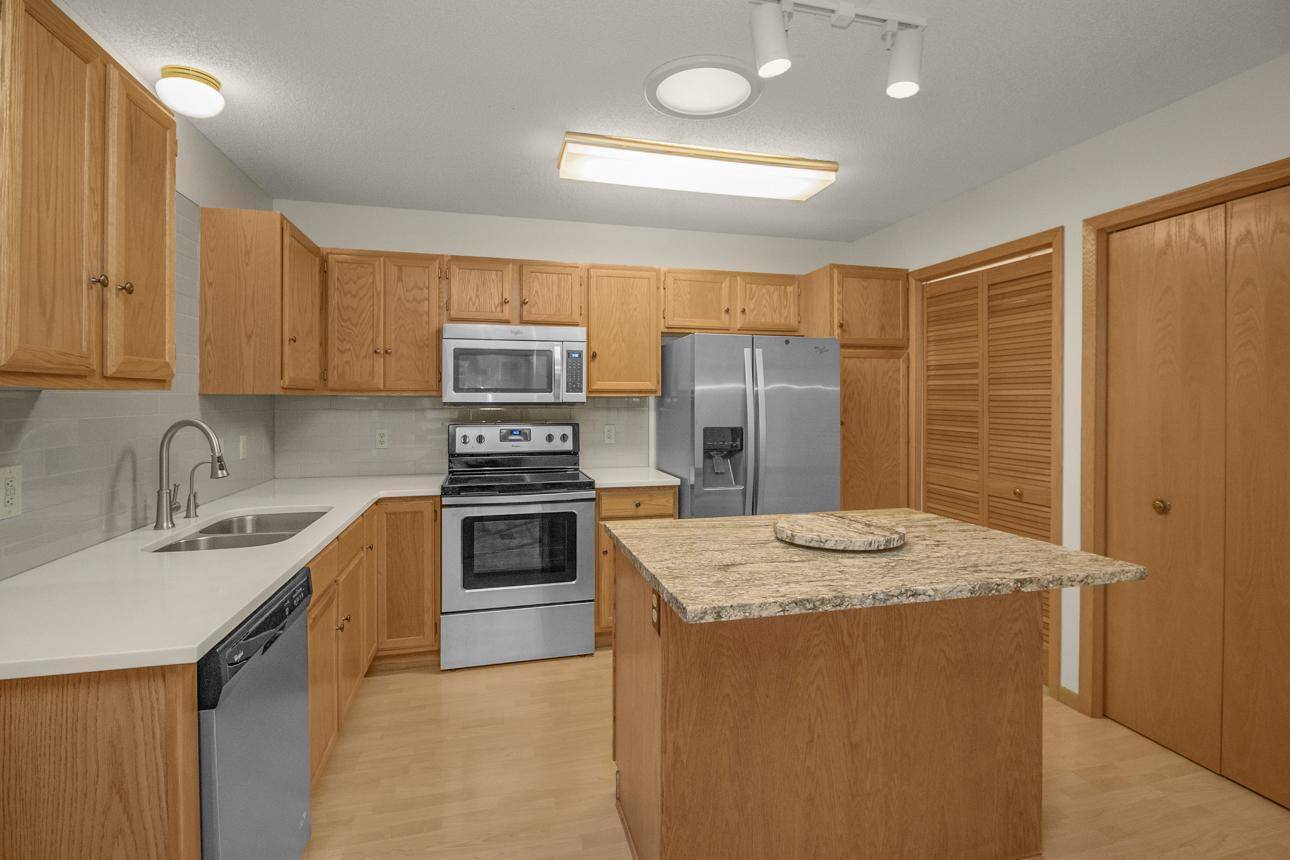 Burnsville, MN 55306,15203 Greenhaven WAY