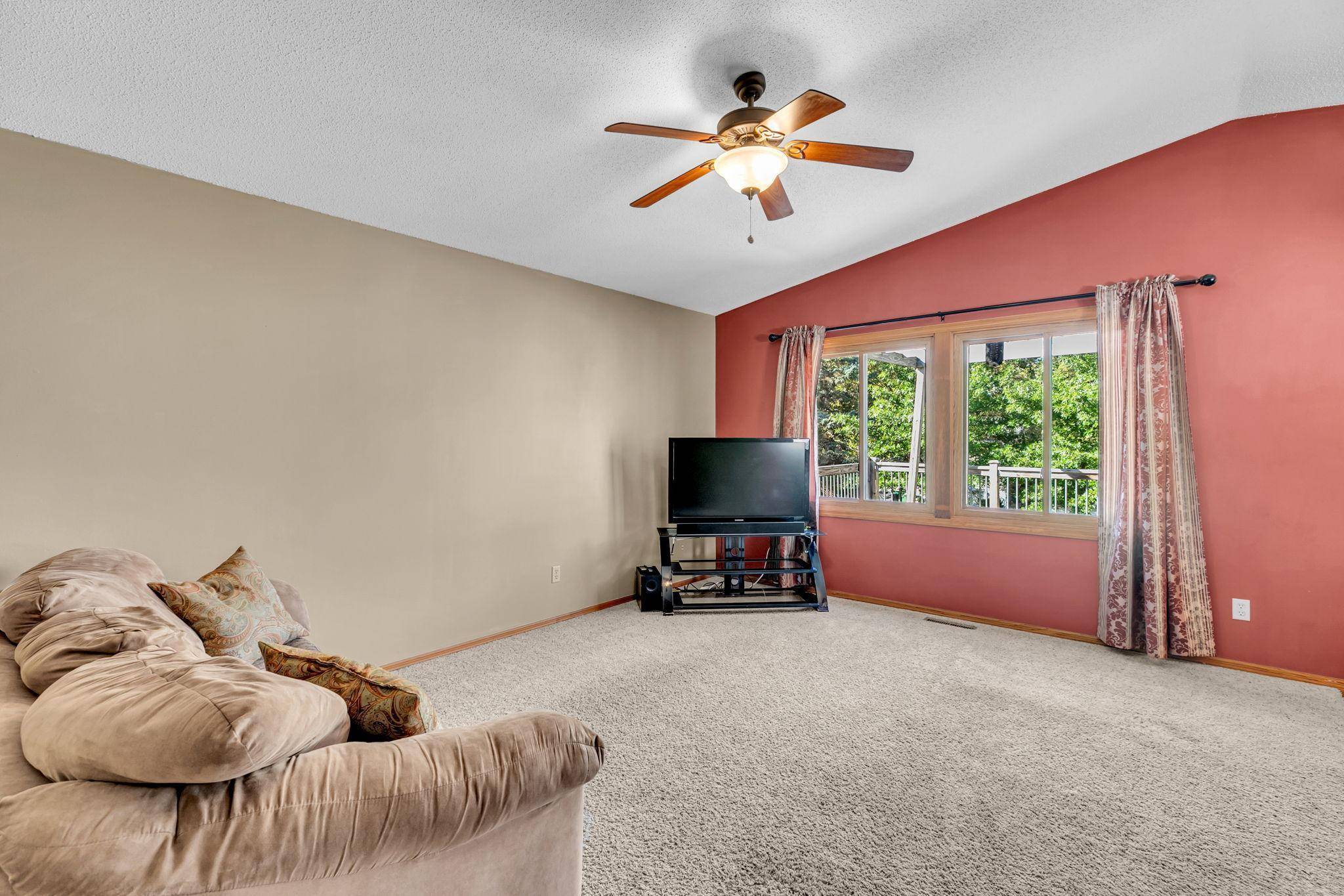 Brooklyn Park, MN 55444,9325 Vincent AVE N
