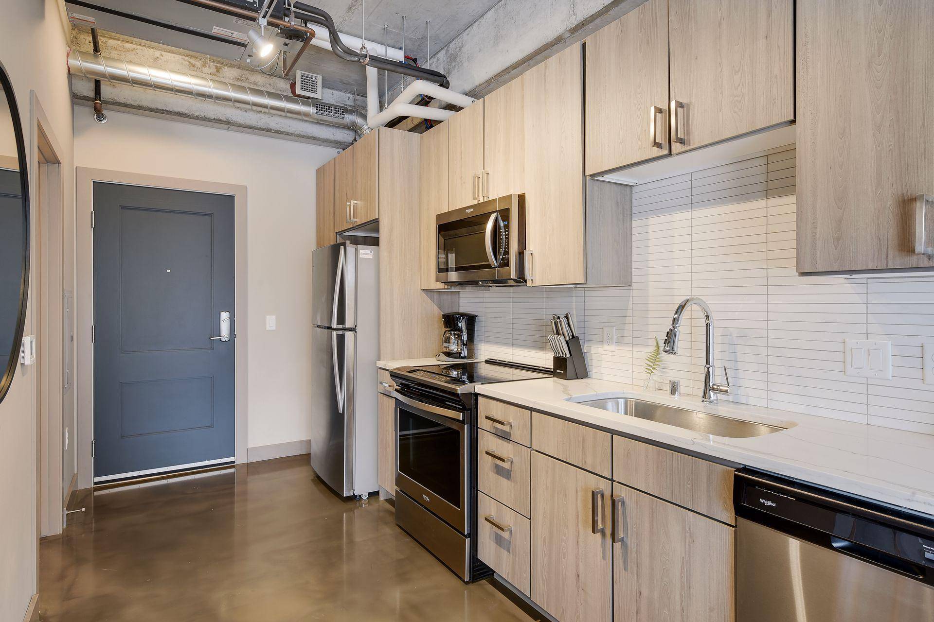 Minneapolis, MN 55401,728 3rd ST N #402