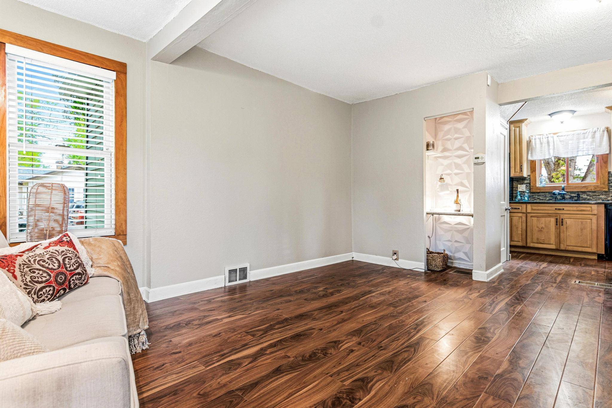 North Saint Paul, MN 55109,2535 3rd AVE E