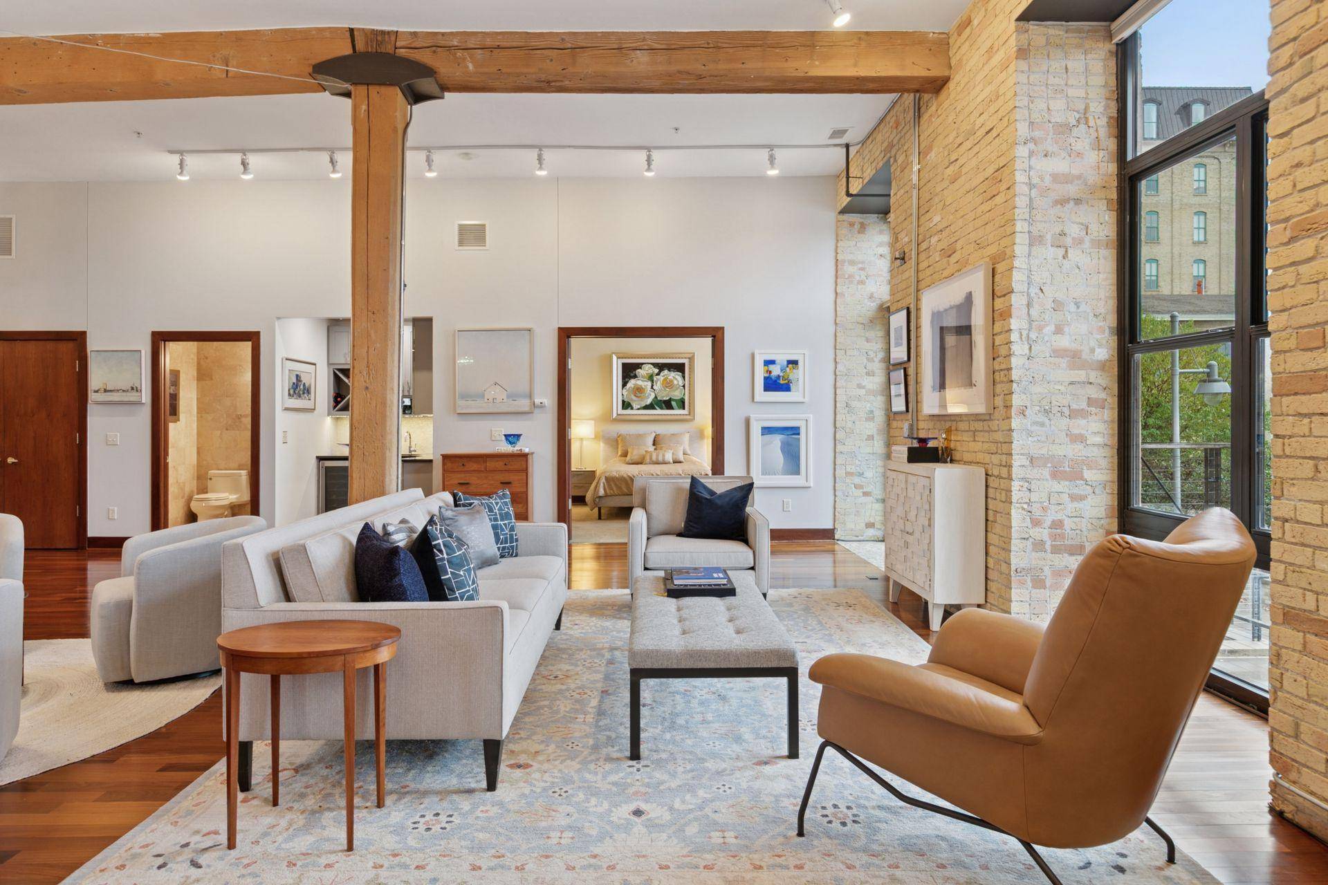 Minneapolis, MN 55401,150 Portland AVE #201