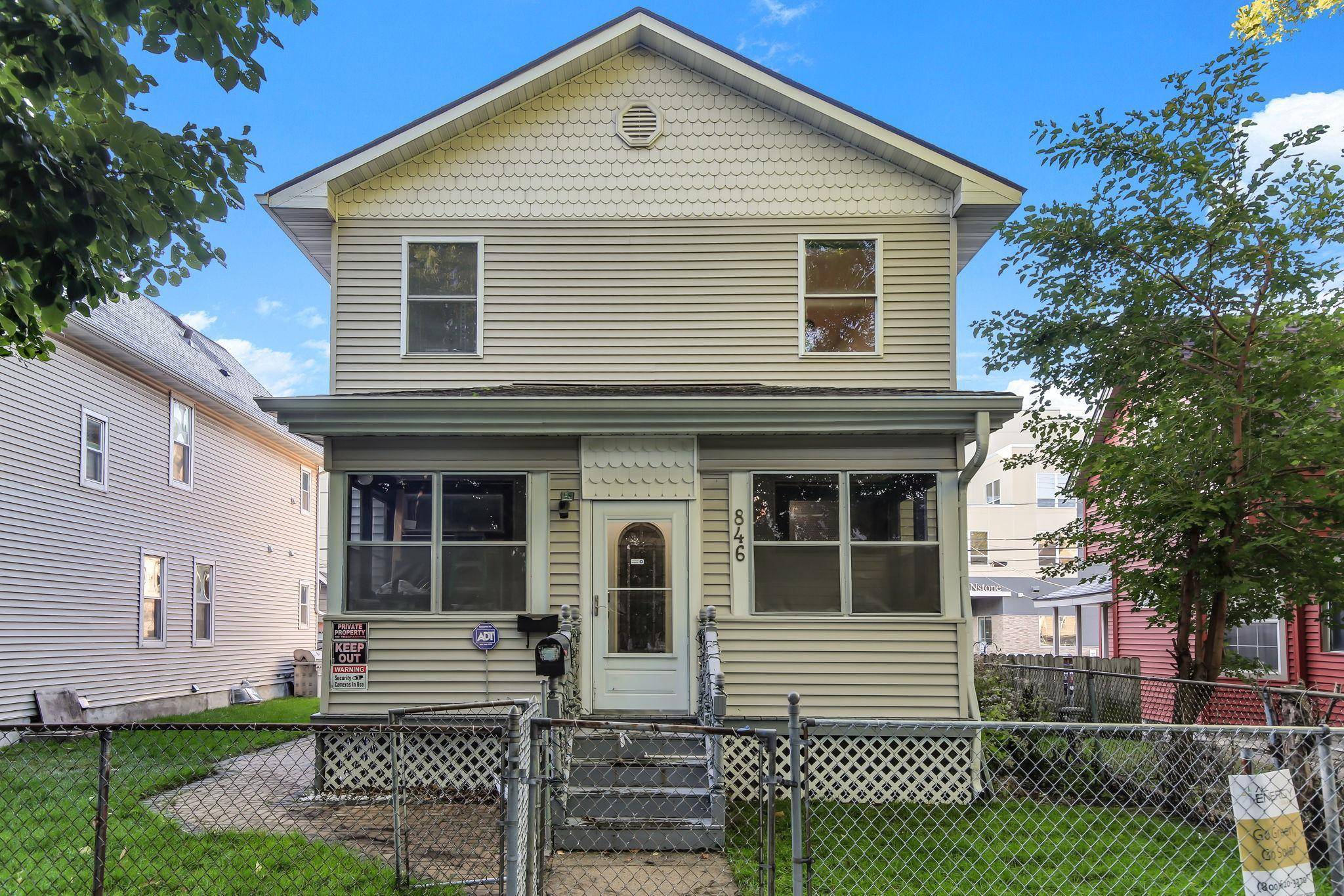 Saint Paul, MN 55104,846 Sherburne AVE