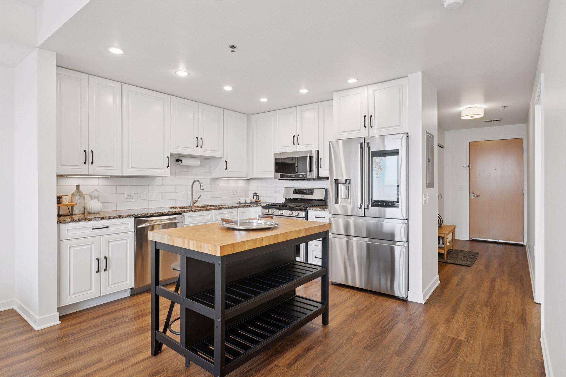 Minneapolis, MN 55404,929 Portland AVE #2107