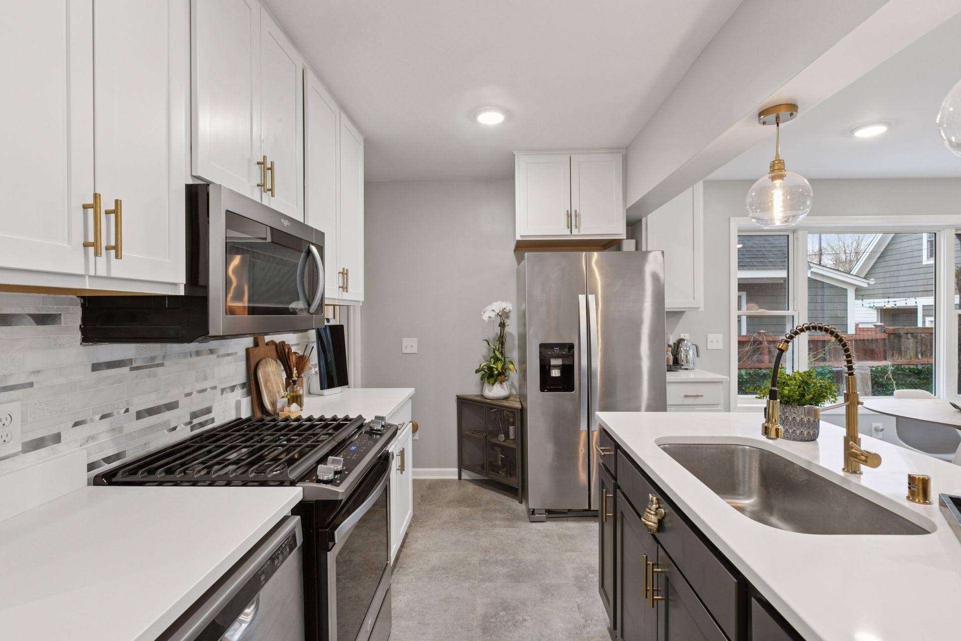 Minneapolis, MN 55410,5217 France AVE S